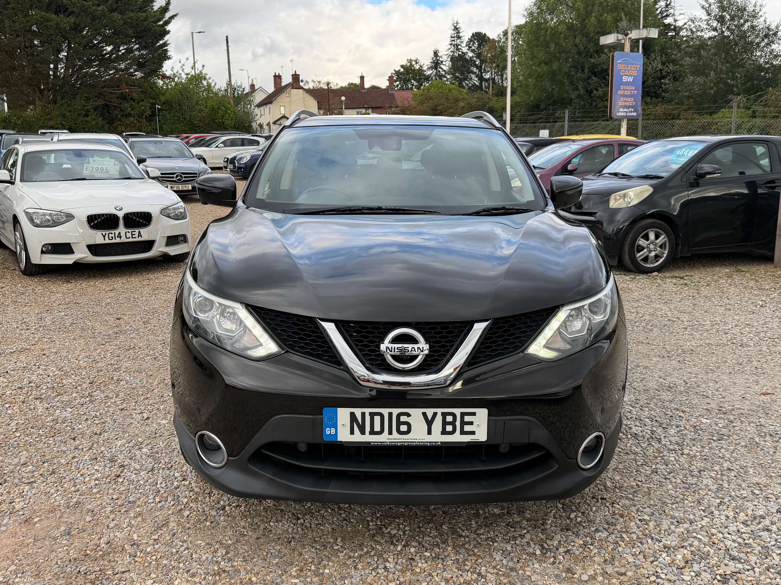 A 2016 NISSAN QASHQAI 1.5 dCi Tekna SUV 5dr Diesel Manual 2WD Euro 6 (s/s) (110 ps) A 2016 NISSAN QASHQAI 1.5 dCi Tekna SUV 5dr Diesel Manual 2WD Euro 6 (s/s) (110 ps)