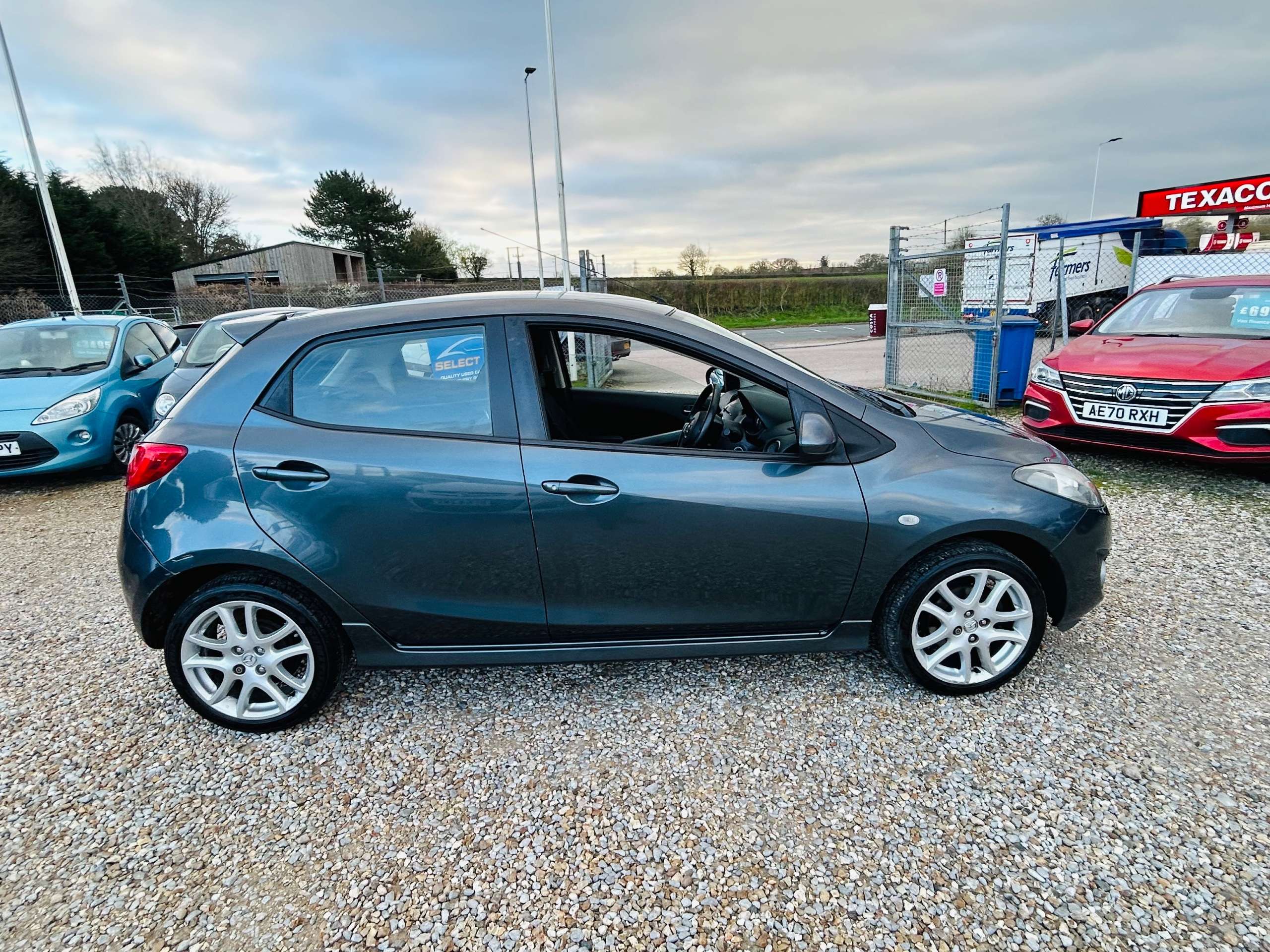 2011 MAZDA MAZDA2 2011 MAZDA MAZDA2