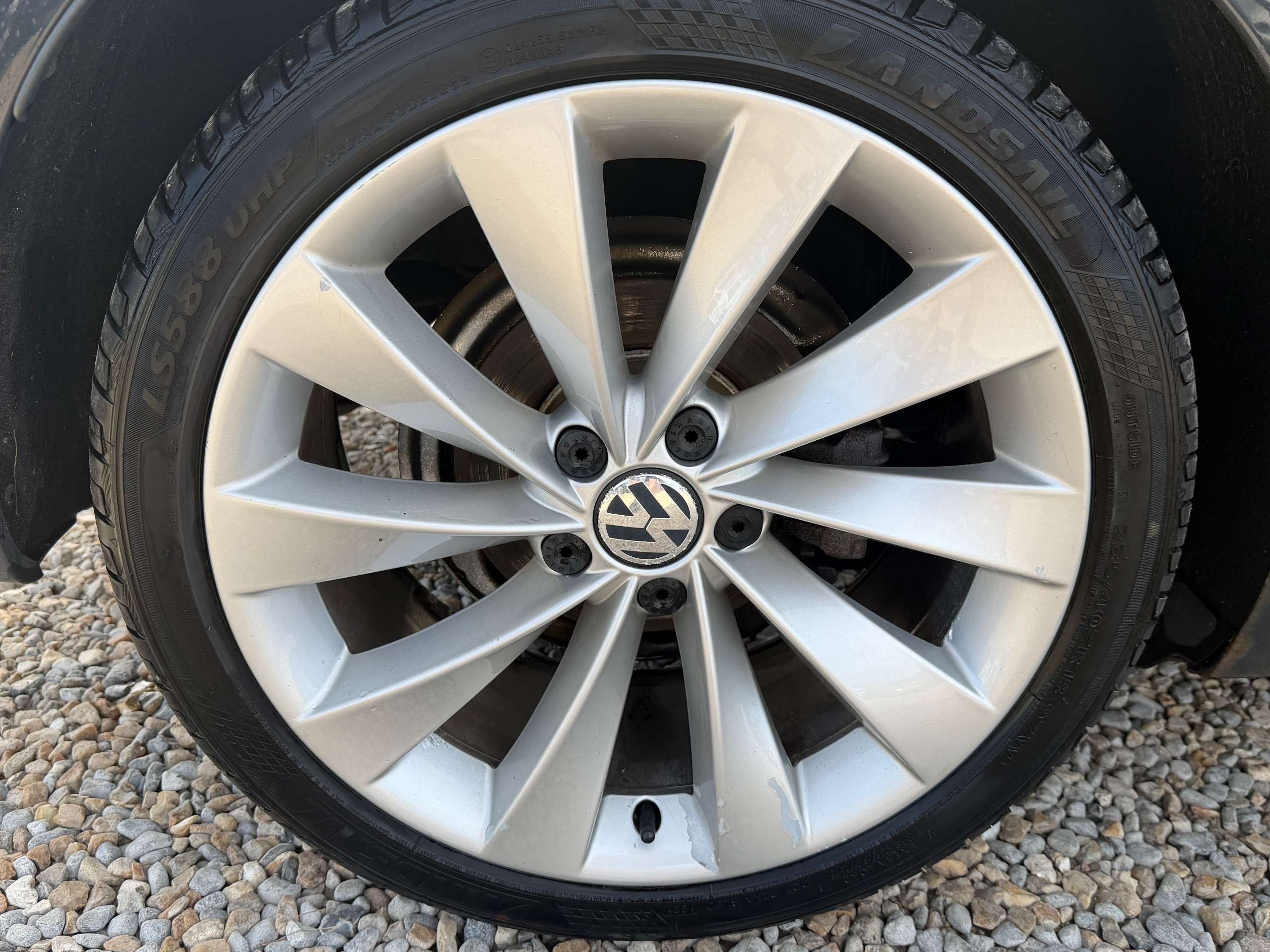 A 2015 VOLKSWAGEN SCIROCCO 1.4 TSI BlueMotion Tech GT Hatchback 3dr Petrol Manual Euro 6 (s/s) (125 ps) A 2015 VOLKSWAGEN SCIROCCO 1.4 TSI BlueMotion Tech GT Hatchback 3dr Petrol Manual Euro 6 (s/s) (125 ps)