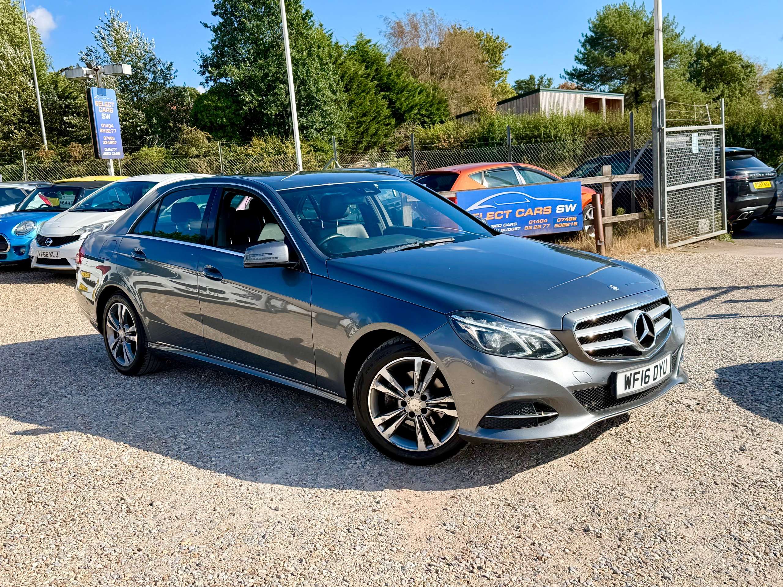 A 2016 MERCEDES-BENZ E CLASS 2.1 E220 BlueTEC SE Saloon 4dr Diesel G-Tronic+ Euro 6 (s/s) (177 ps) A 2016 MERCEDES-BENZ E CLASS 2.1 E220 BlueTEC SE Saloon 4dr Diesel G-Tronic+ Euro 6 (s/s) (177 ps)