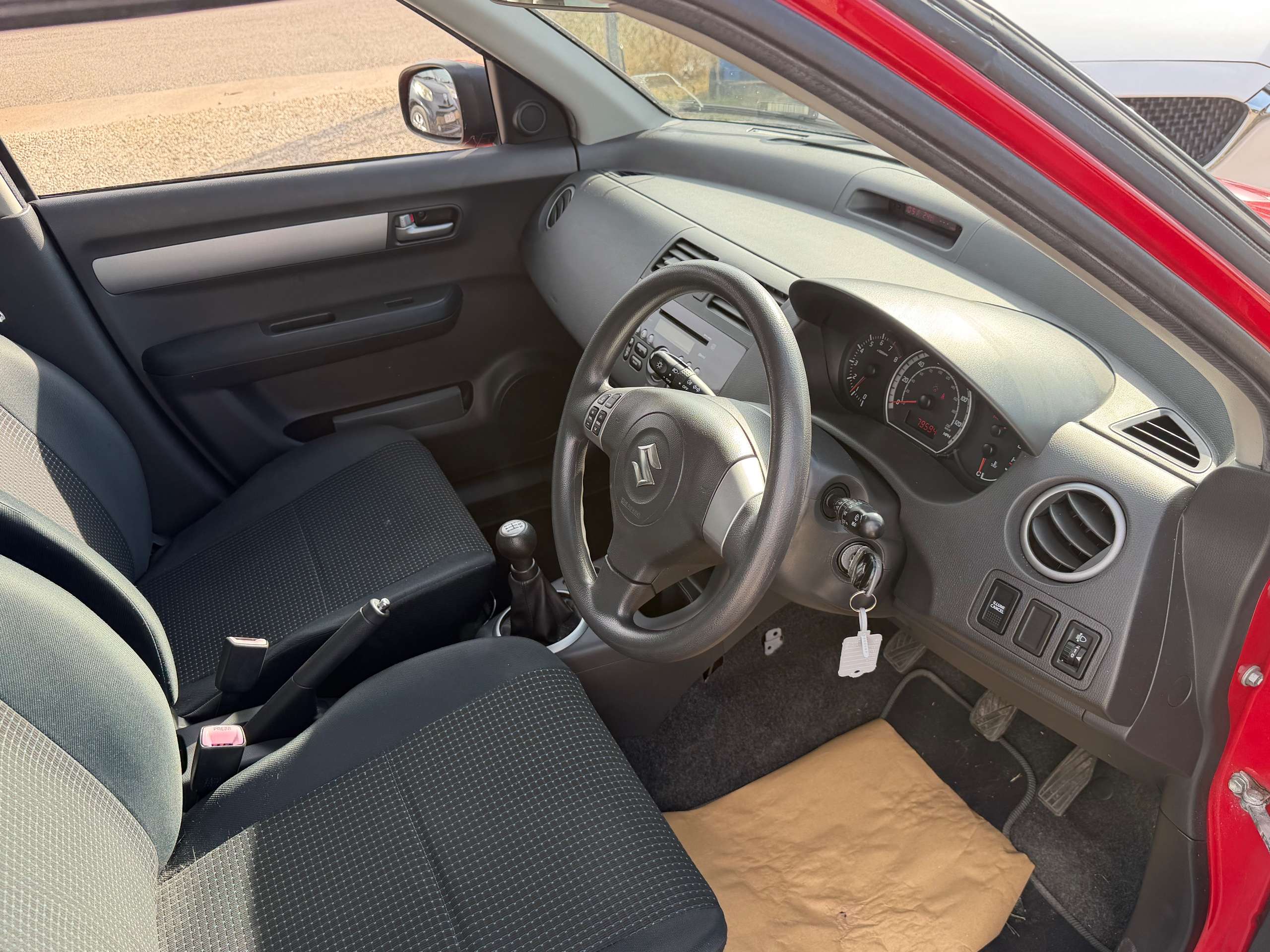 A 2006 SUZUKI SWIFT 1.3 GL Hatchback 5dr Petrol Manual (148 g/km, 91 bhp) A 2006 SUZUKI SWIFT 1.3 GL Hatchback 5dr Petrol Manual (148 g/km, 91 bhp)