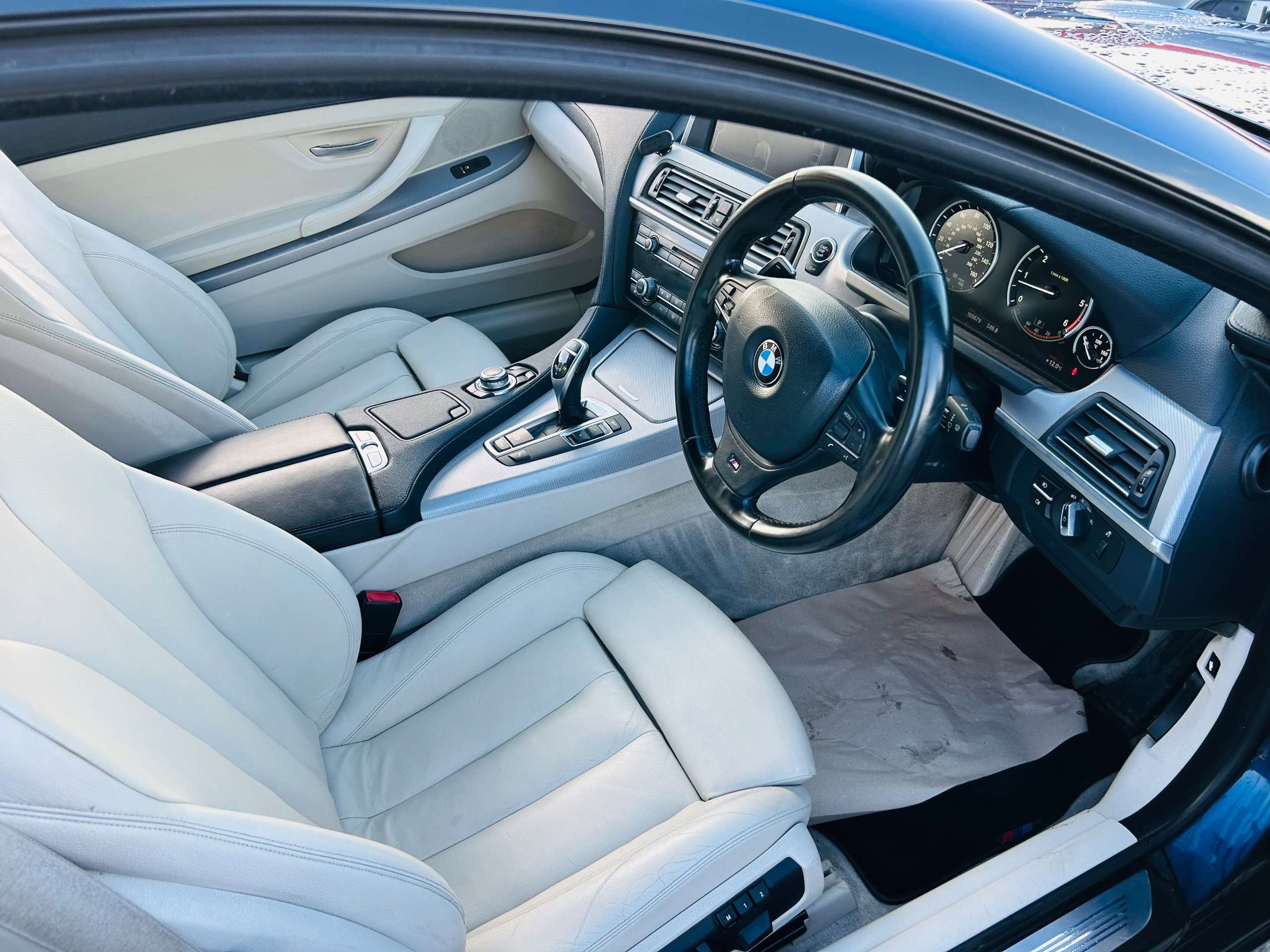 A 2012 BMW 6 SERIES 3.0 640d M Sport Coupe 2dr Diesel Steptronic Euro 5 (s/s) (313 ps) A 2012 BMW 6 SERIES 3.0 640d M Sport Coupe 2dr Diesel Steptronic Euro 5 (s/s) (313 ps)