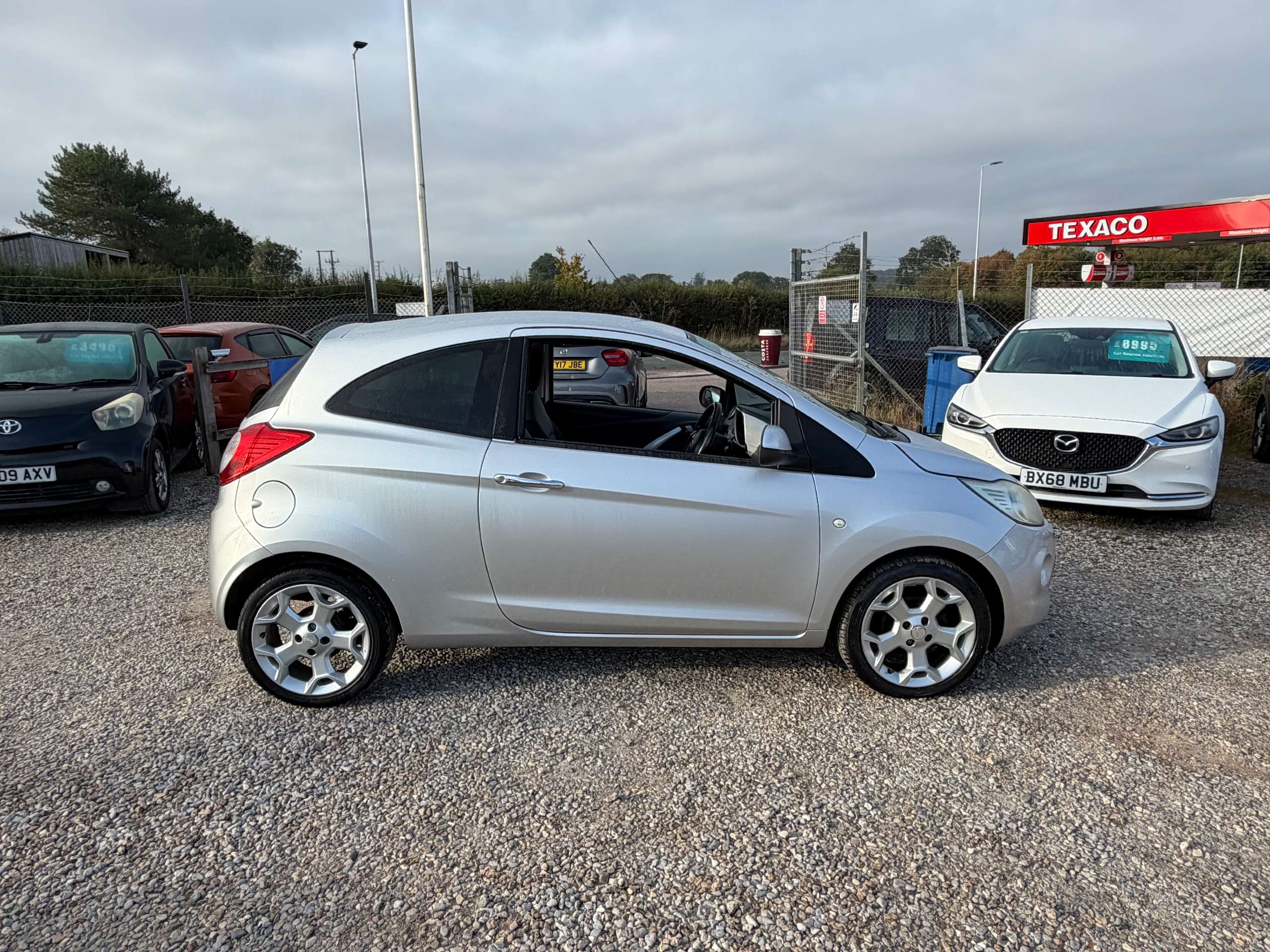 2011 FORD KA 2011 FORD KA