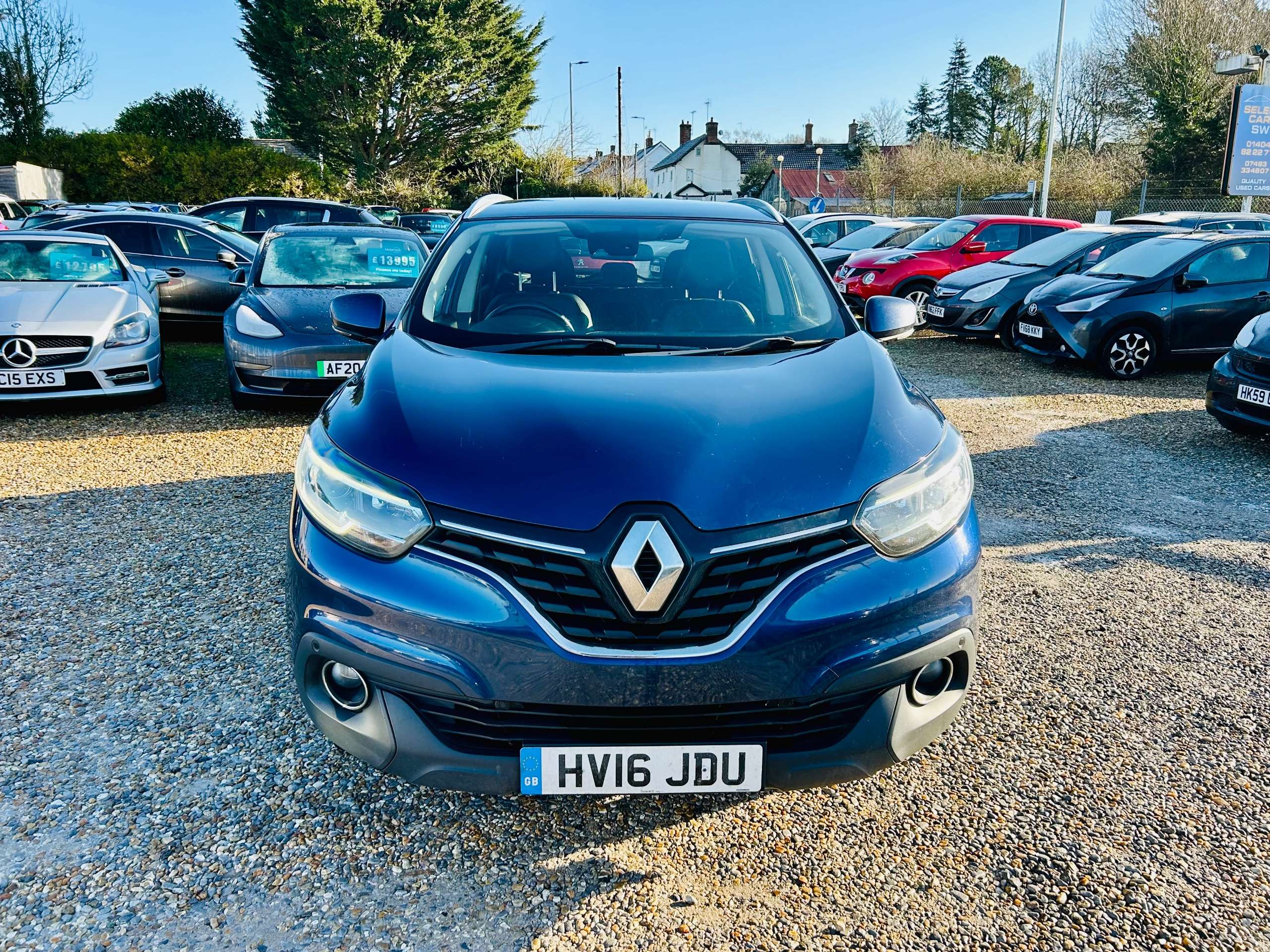 A 2016 RENAULT KADJAR 1.5 dCi Dynamique S Nav SUV 5dr Diesel Manual Euro 6 (s/s) (110 ps) A 2016 RENAULT KADJAR 1.5 dCi Dynamique S Nav SUV 5dr Diesel Manual Euro 6 (s/s) (110 ps)