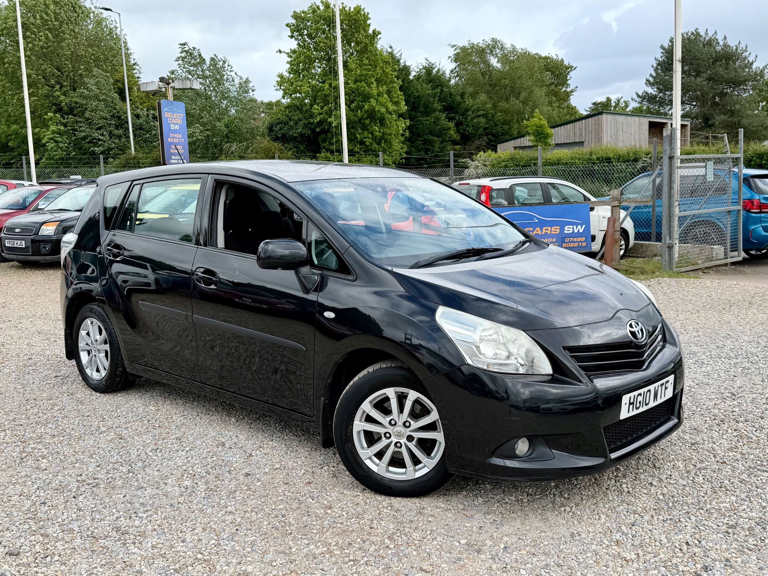 A 2010 TOYOTA VERSO 1.6 V-Matic TR MPV 5dr Petrol Manual Euro 4 (132 ps) A 2010 TOYOTA VERSO 1.6 V-Matic TR MPV 5dr Petrol Manual Euro 4 (132 ps)