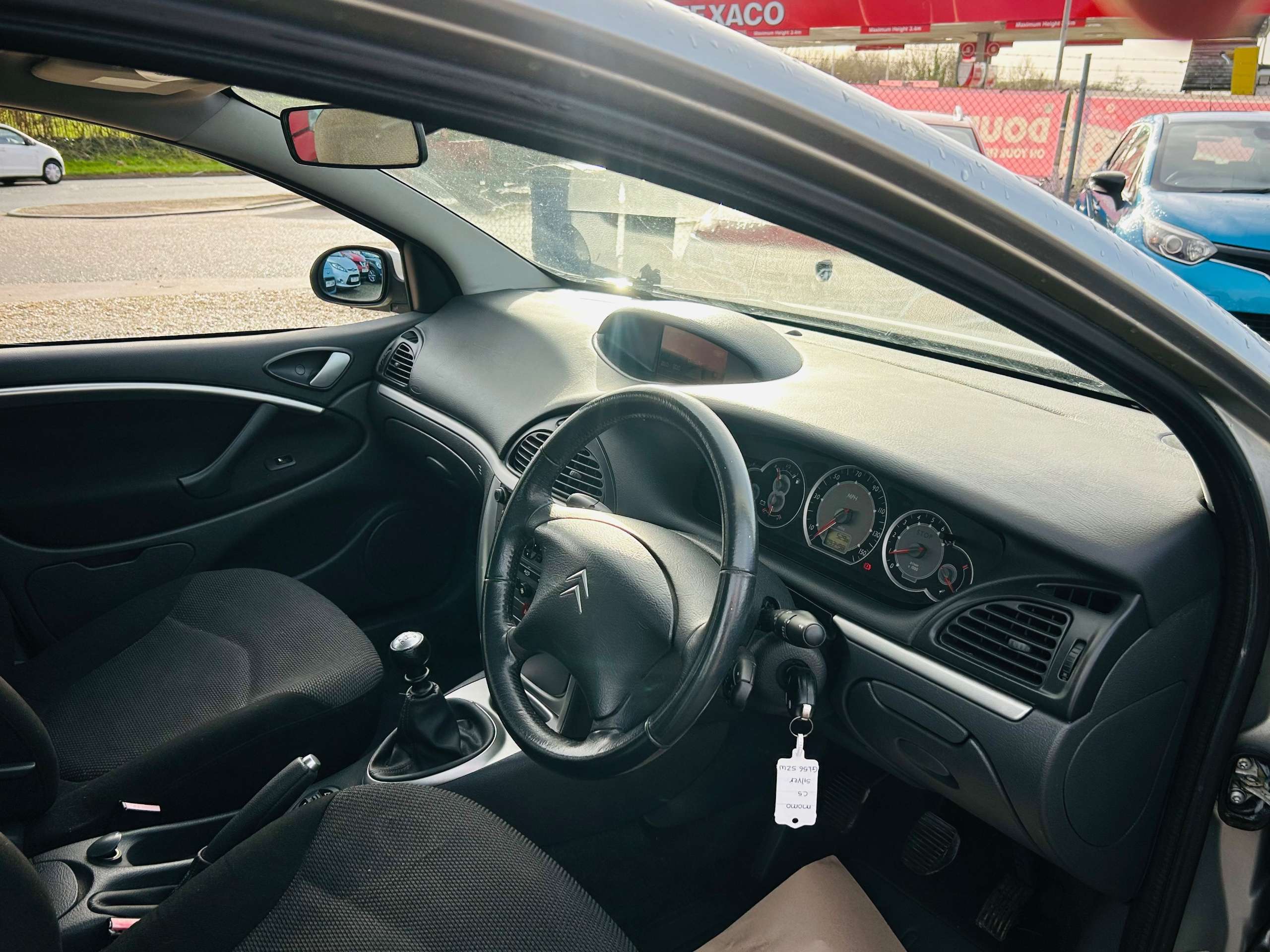 A 2006 CITROEN C5 2.2 HDi 16V VTX+ Hatchback 5dr Diesel Manual (160 g/km, 168 bhp) A 2006 CITROEN C5 2.2 HDi 16V VTX+ Hatchback 5dr Diesel Manual (160 g/km, 168 bhp)