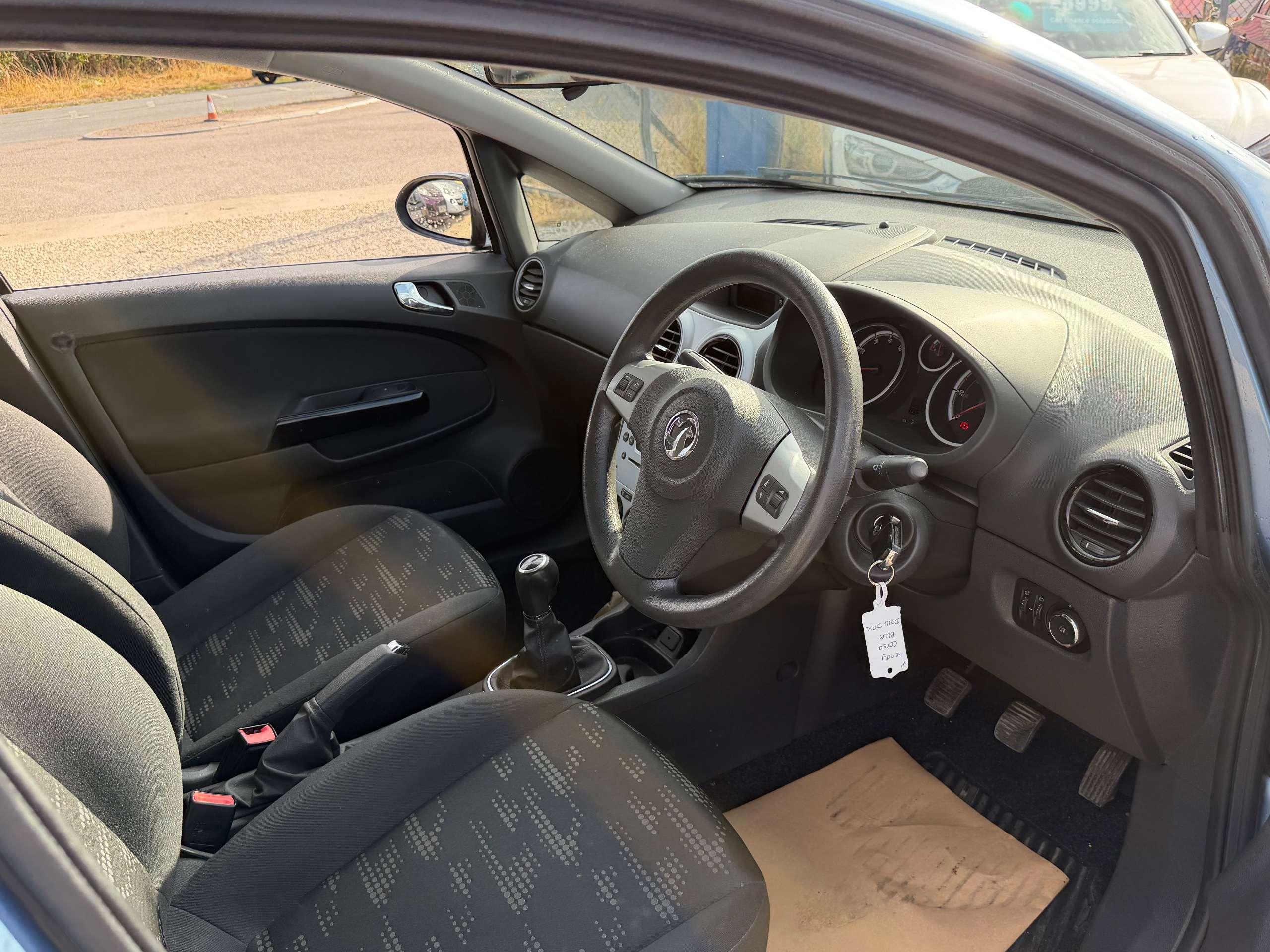 A 2014 VAUXHALL CORSA 1.2 16V Design Hatchback 5dr Petrol Manual Euro 5 (A/C) (85 ps) A 2014 VAUXHALL CORSA 1.2 16V Design Hatchback 5dr Petrol Manual Euro 5 (A/C) (85 ps)
