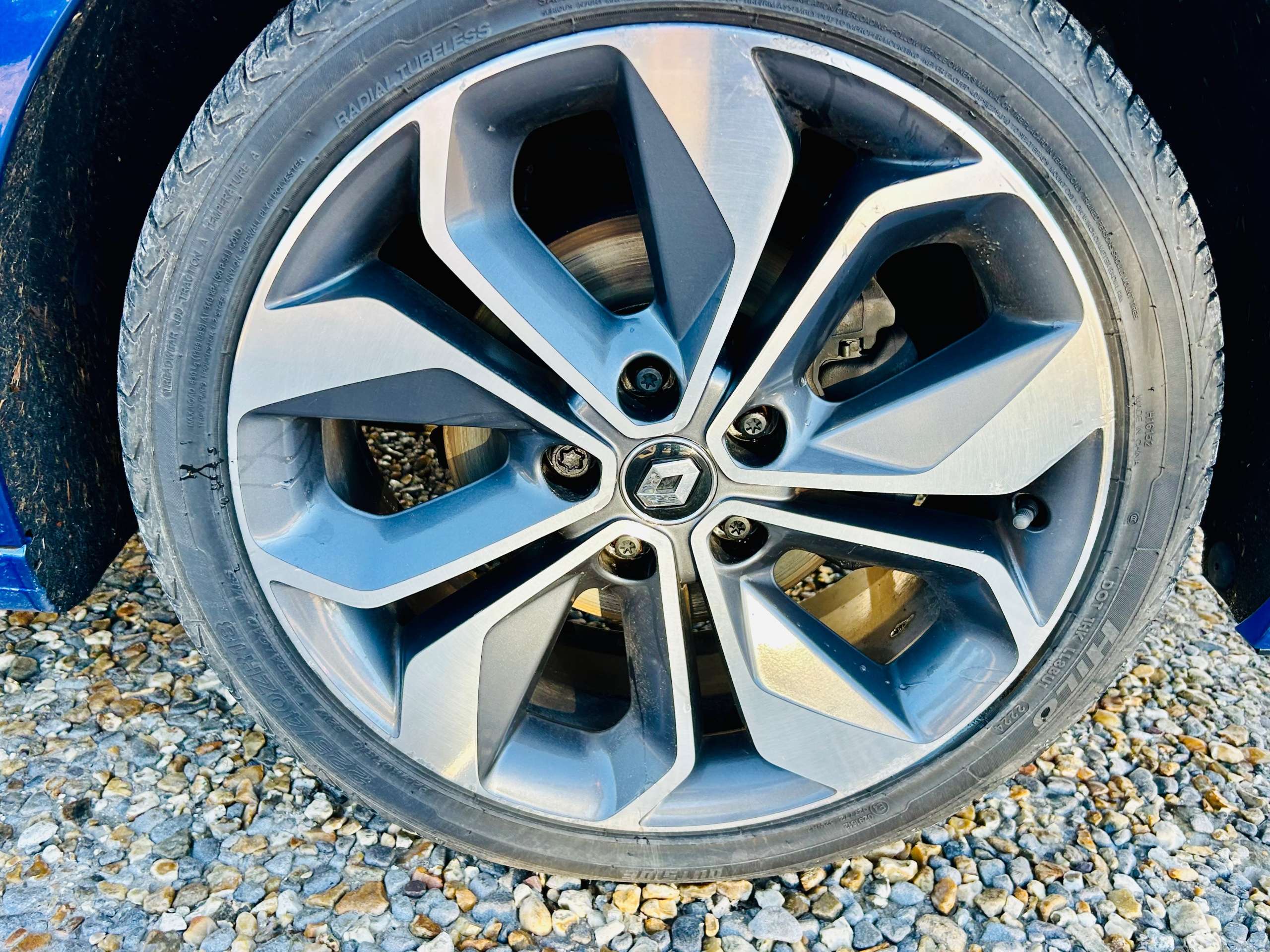 A 2016 RENAULT KADJAR 1.5 dCi Dynamique S Nav SUV 5dr Diesel Manual Euro 6 (s/s) (110 ps) A 2016 RENAULT KADJAR 1.5 dCi Dynamique S Nav SUV 5dr Diesel Manual Euro 6 (s/s) (110 ps)