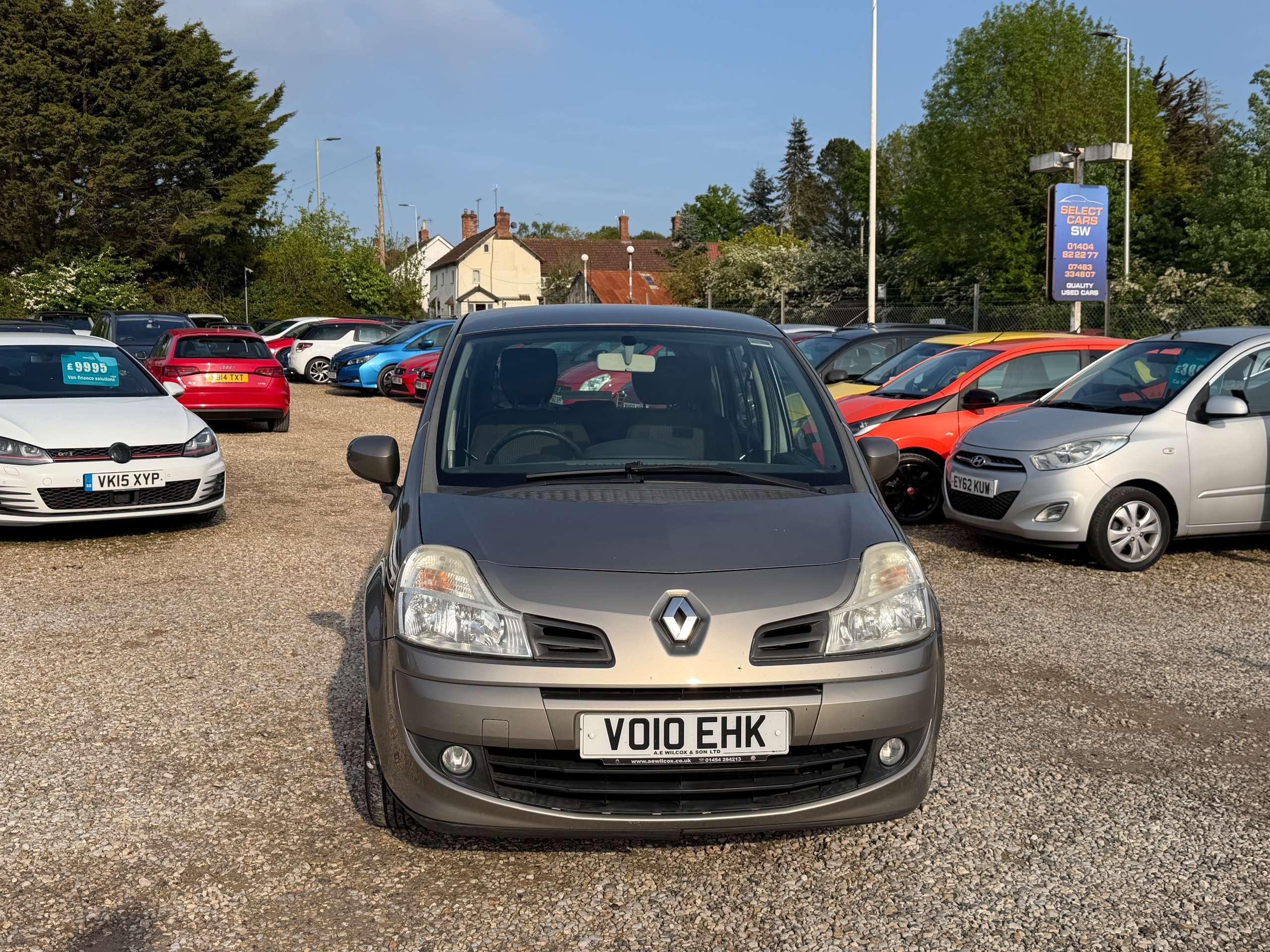 A 2010 RENAULT GRAND MODUS 1.6 VVT Dynamique MPV 5dr Petrol Auto Euro 4 (111 ps) A 2010 RENAULT GRAND MODUS 1.6 VVT Dynamique MPV 5dr Petrol Auto Euro 4 (111 ps)