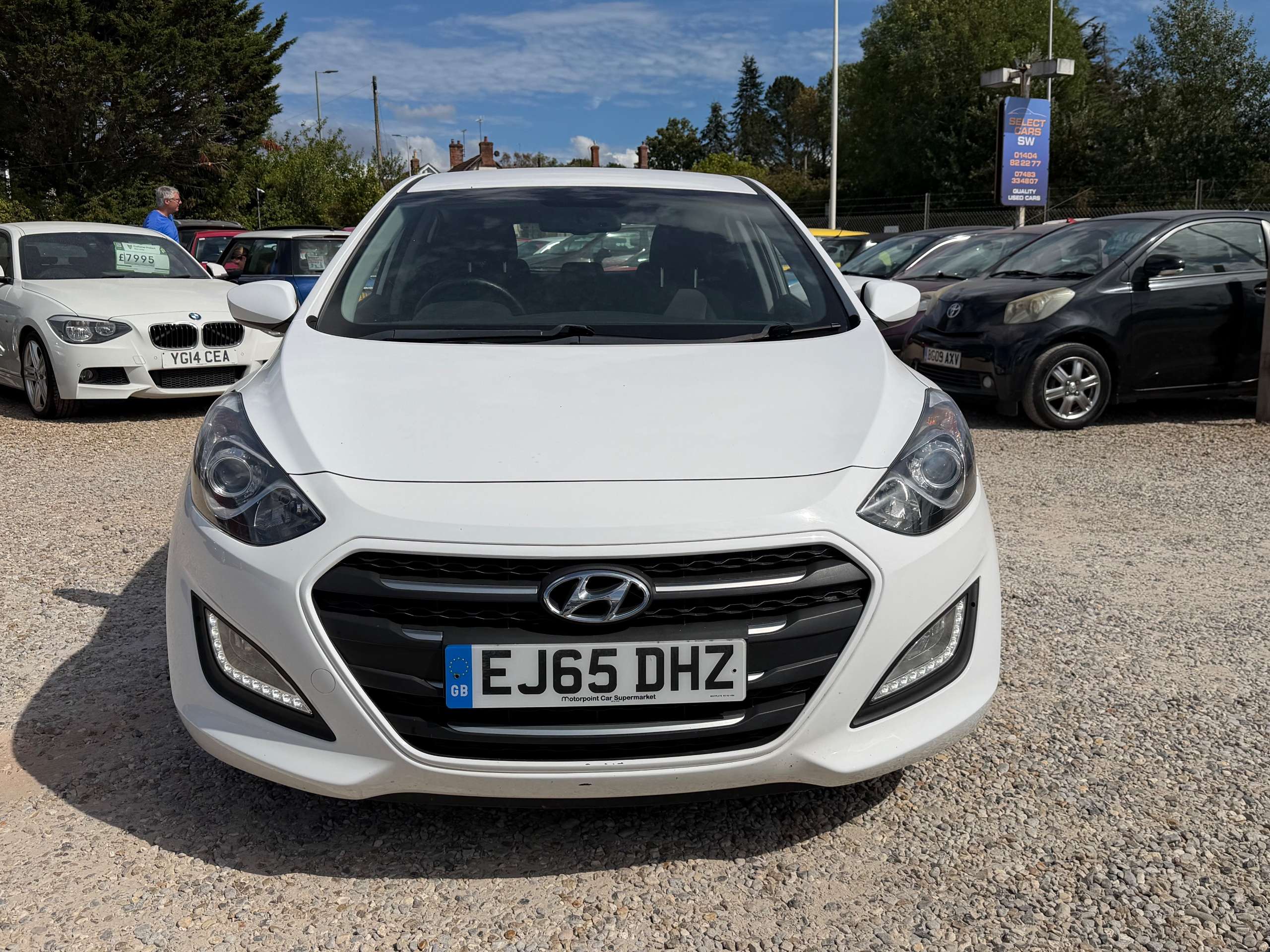 A 2015 HYUNDAI I30 1.6 CRDi Blue Drive SE Hatchback 5dr Diesel Manual Euro 6 (s/s) (110 ps) A 2015 HYUNDAI I30 1.6 CRDi Blue Drive SE Hatchback 5dr Diesel Manual Euro 6 (s/s) (110 ps)