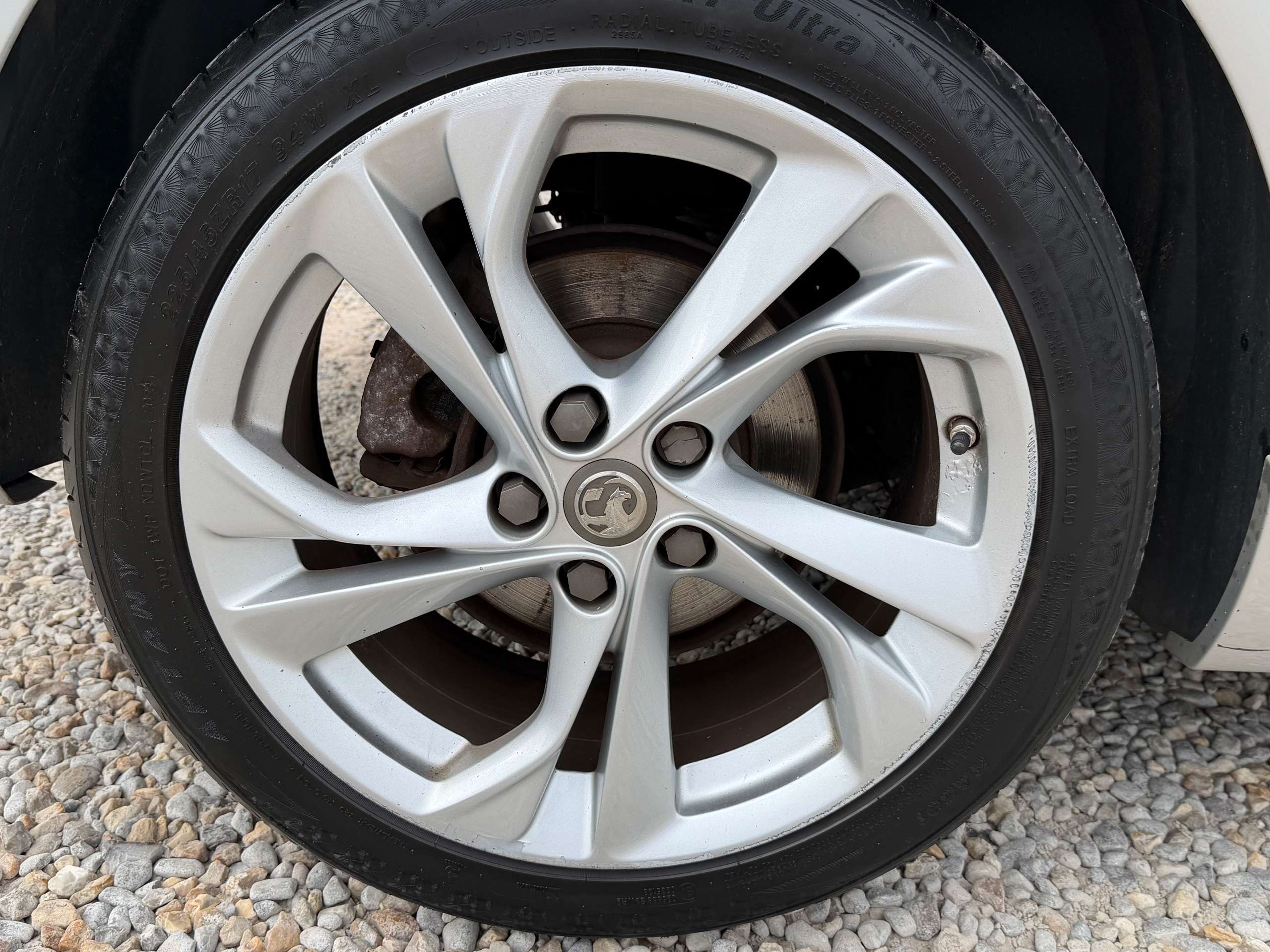 A 2017 VAUXHALL ASTRA 1.6 CDTi BlueInjection SRi VX Line Hatchback 5dr Diesel Manual Euro 6 (s/s) (136 ps) A 2017 VAUXHALL ASTRA 1.6 CDTi BlueInjection SRi VX Line Hatchback 5dr Diesel Manual Euro 6 (s/s) (136 ps)