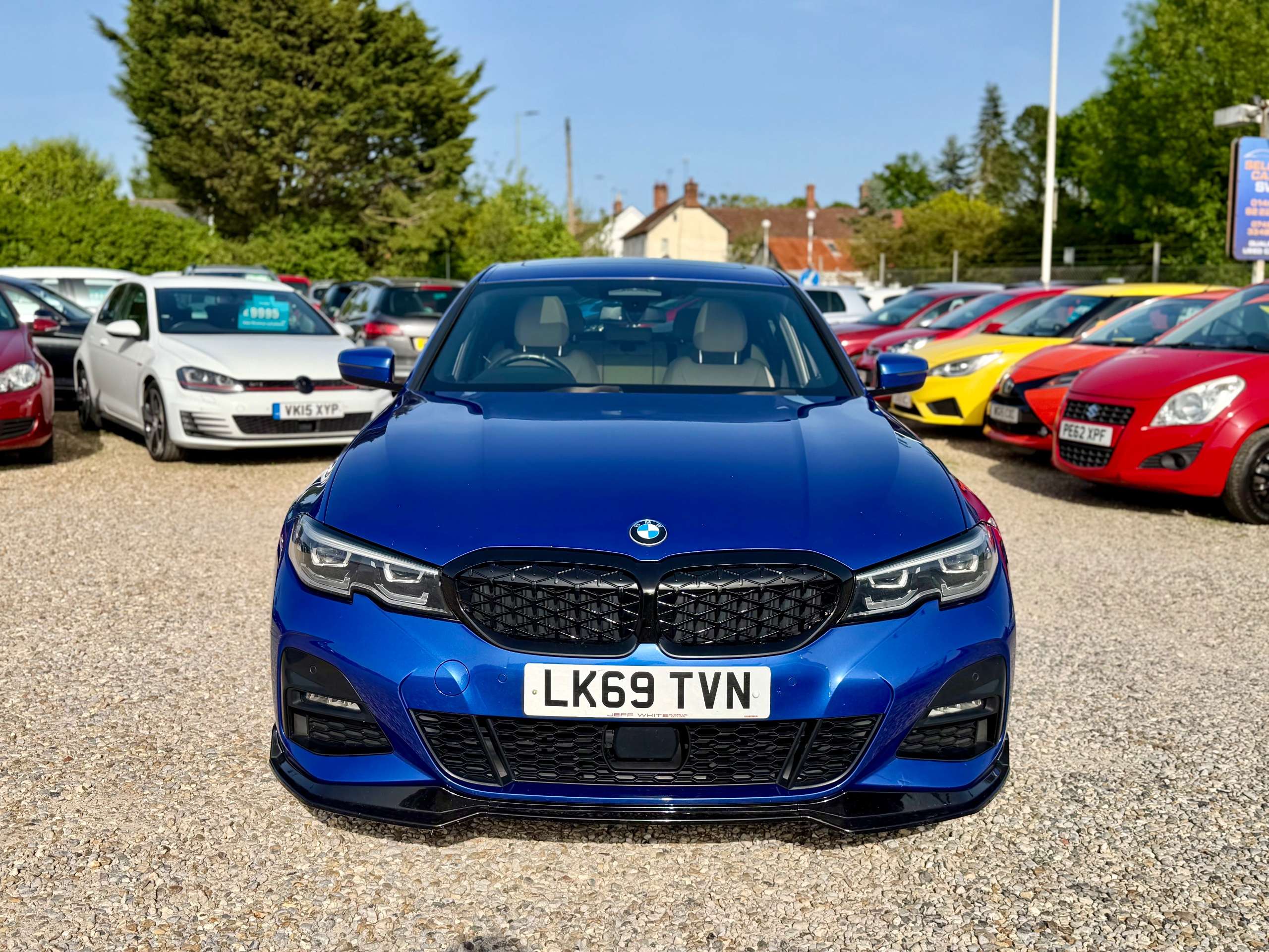 A 2019 BMW 3 SERIES 2.0 330e 12kWh M Sport Saloon 4dr Petrol Plug-in Hybrid Auto Euro 6 (s/s) (292 ps) A 2019 BMW 3 SERIES 2.0 330e 12kWh M Sport Saloon 4dr Petrol Plug-in Hybrid Auto Euro 6 (s/s) (292 ps)