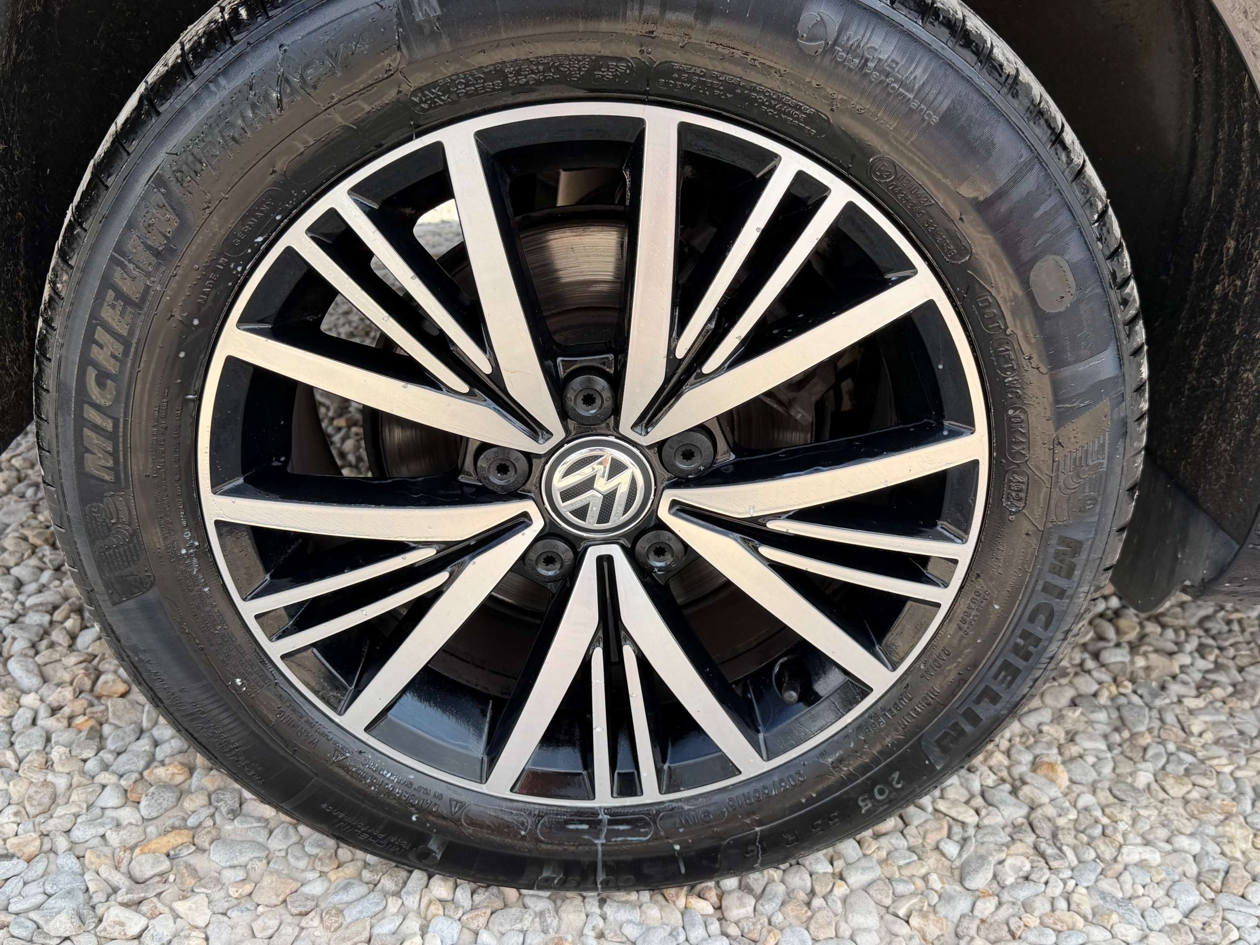 A 2018 VOLKSWAGEN GOLF 1.6 TDI SE Nav Estate 5dr Diesel Manual Euro 6 (s/s) (115 ps) A 2018 VOLKSWAGEN GOLF 1.6 TDI SE Nav Estate 5dr Diesel Manual Euro 6 (s/s) (115 ps)