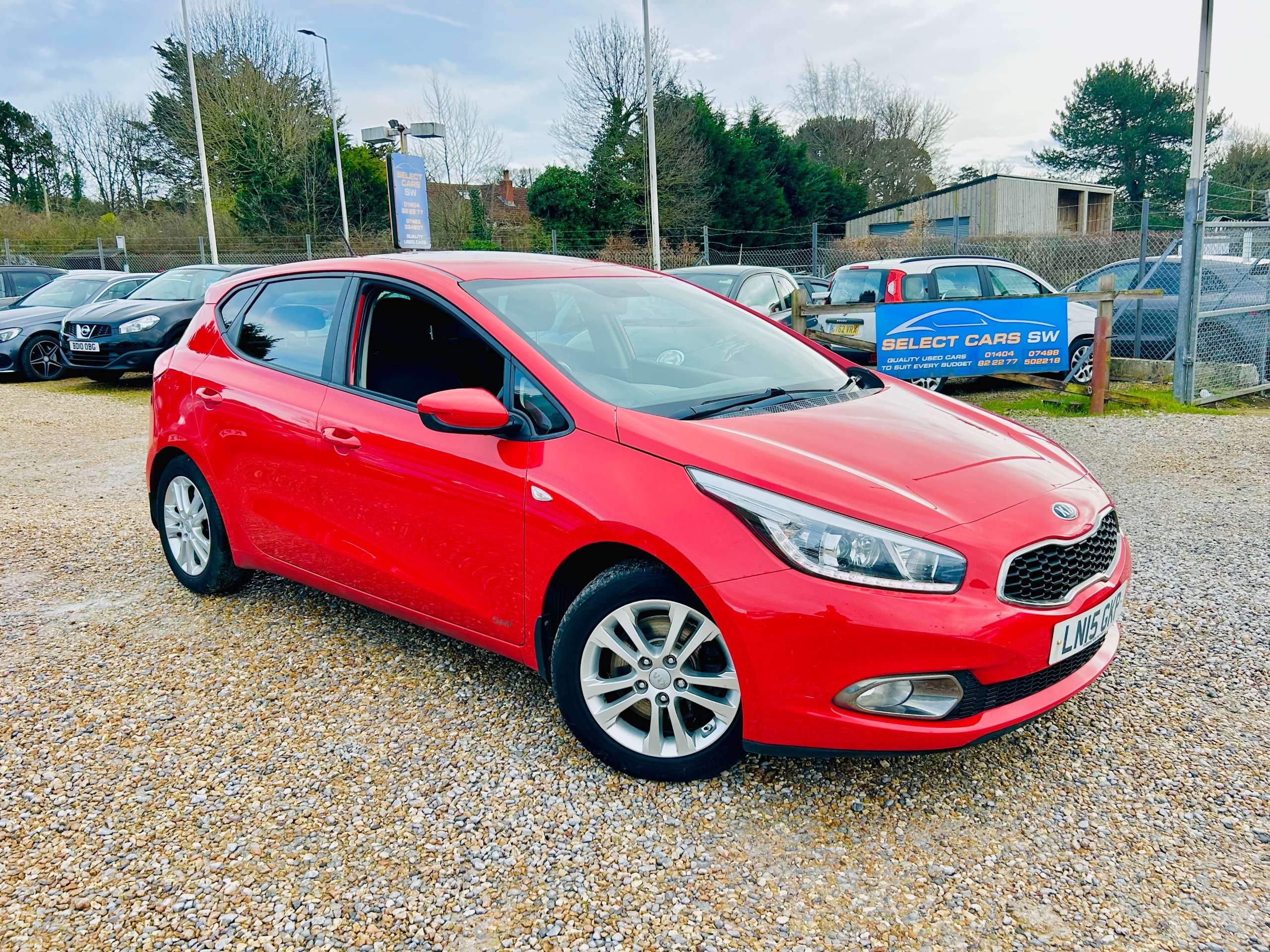 A 2015 KIA CEED 1.4 SR7 Hatchback 5dr Petrol Manual Euro 5 (98 bhp) A 2015 KIA CEED 1.4 SR7 Hatchback 5dr Petrol Manual Euro 5 (98 bhp)