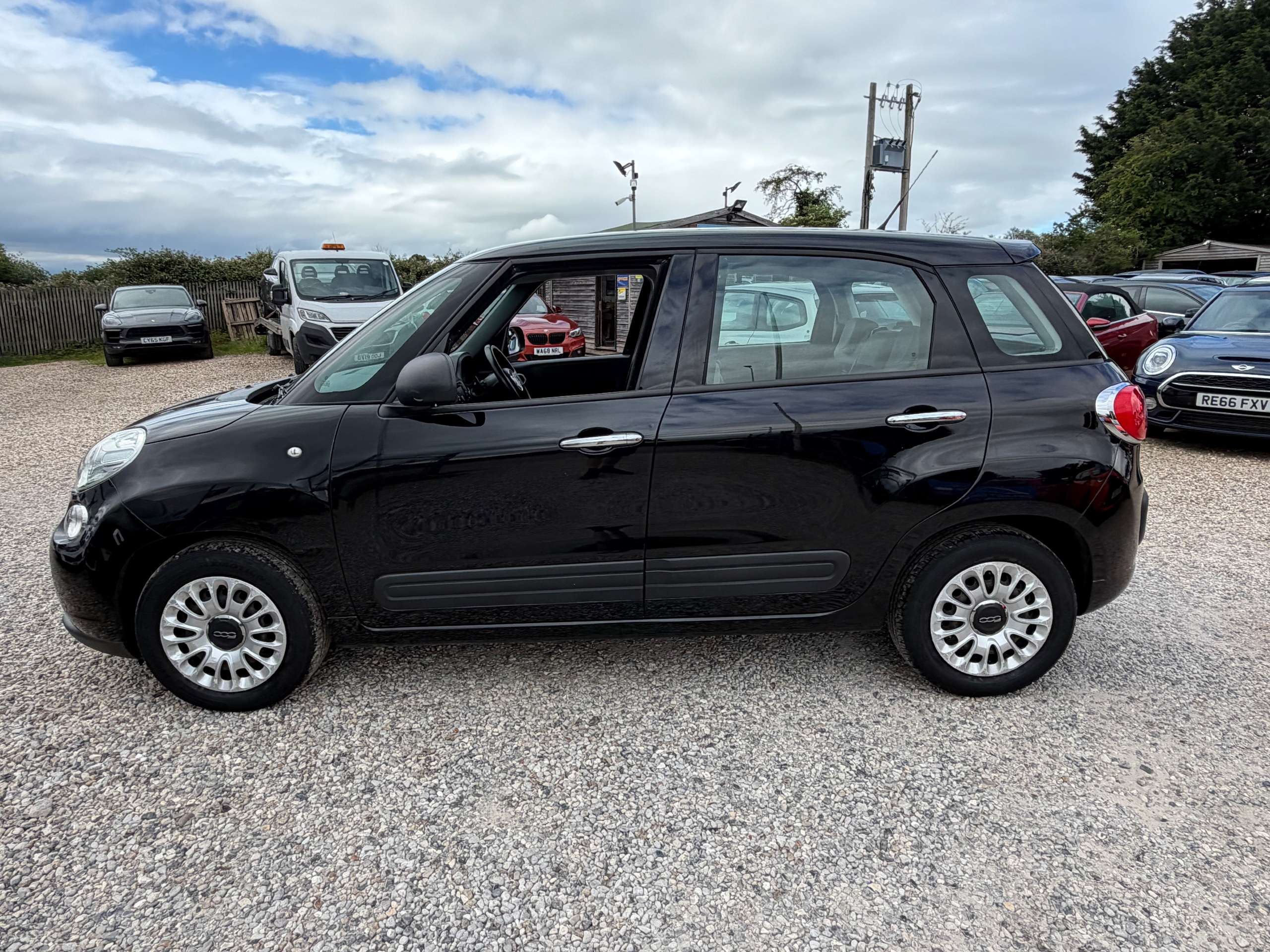 2014 FIAT 500L 2014 FIAT 500L
