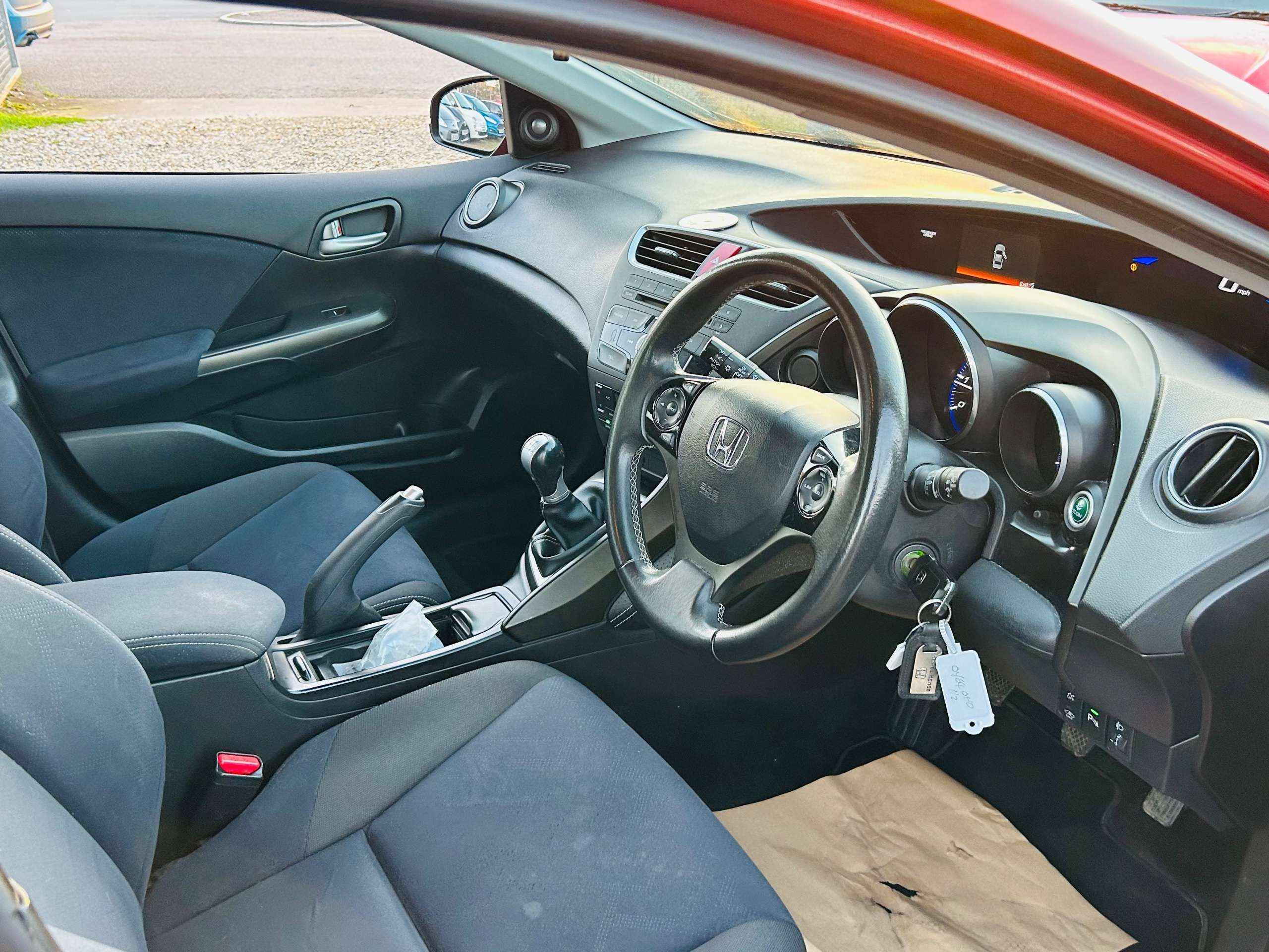 A 2014 HONDA CIVIC 1.6 i-DTEC SE Plus Tourer 5dr Diesel Manual Euro 5 (s/s) (120 ps) A 2014 HONDA CIVIC 1.6 i-DTEC SE Plus Tourer 5dr Diesel Manual Euro 5 (s/s) (120 ps)