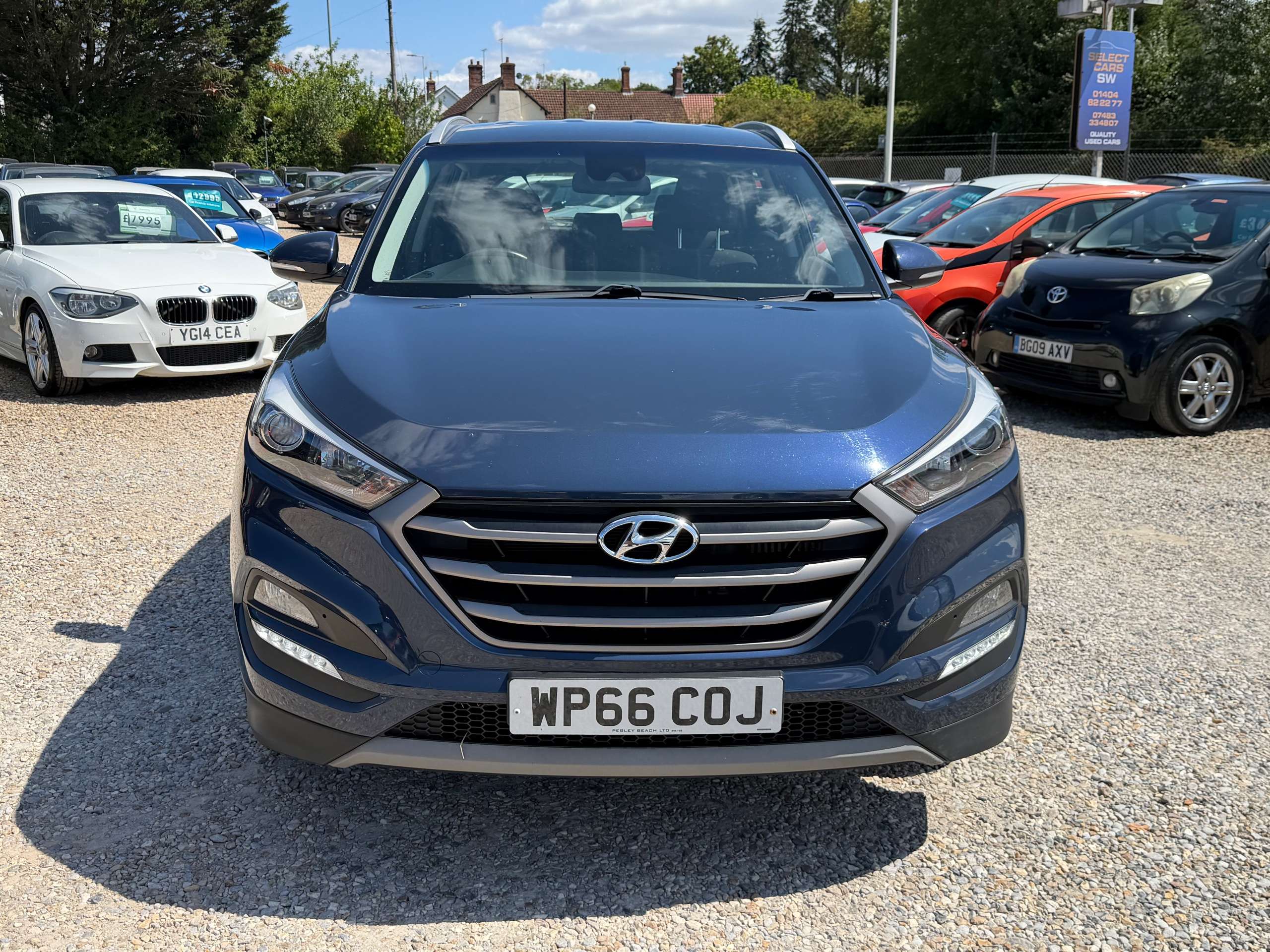A 2017 HYUNDAI TUCSON 2.0 CRDi SE Nav SUV 5dr Diesel Manual 4WD Euro 6 (136 ps) A 2017 HYUNDAI TUCSON 2.0 CRDi SE Nav SUV 5dr Diesel Manual 4WD Euro 6 (136 ps)