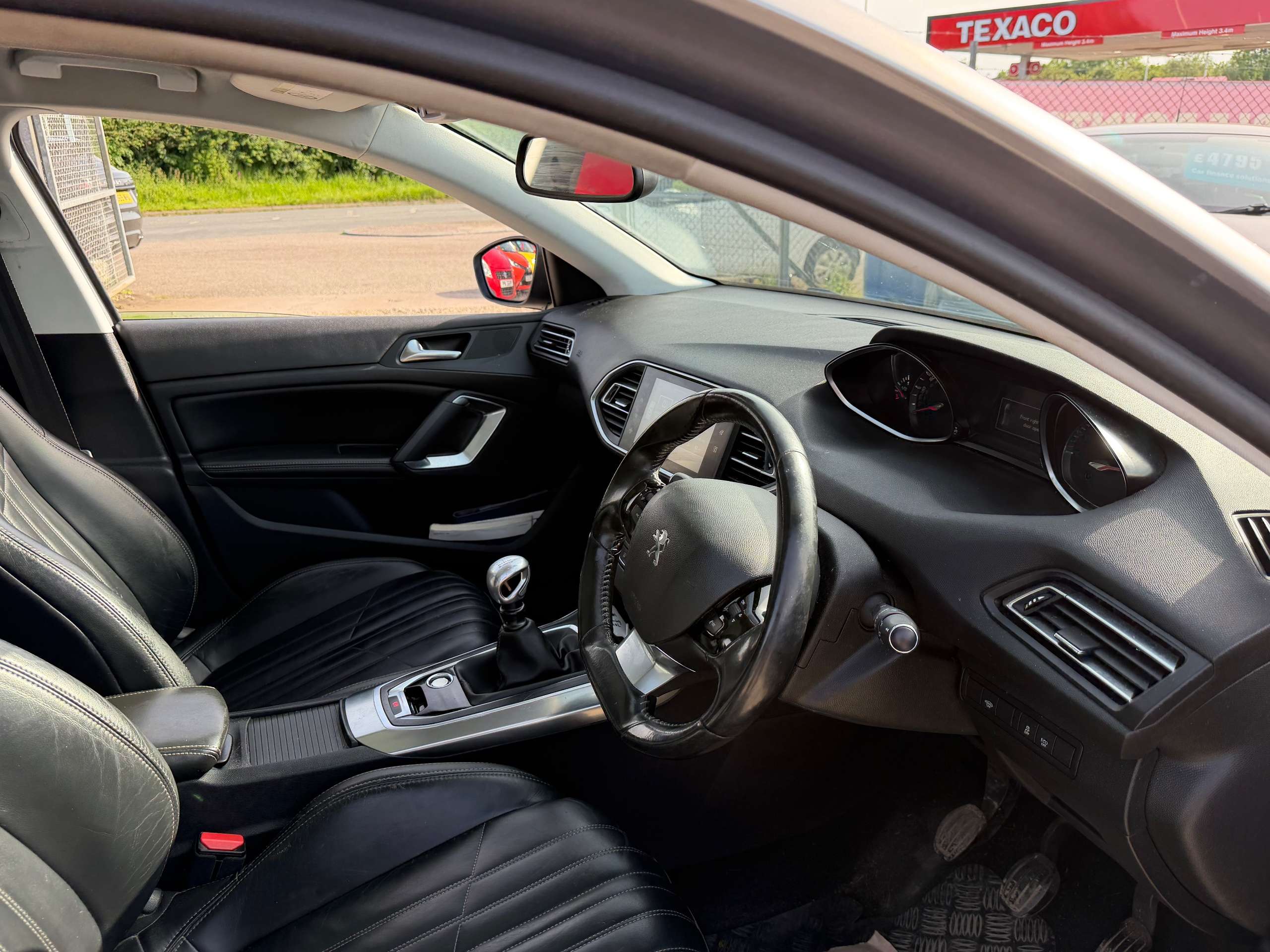 A 2014 PEUGEOT 308 BLUE HDI FELINE A 2014 PEUGEOT 308 BLUE HDI FELINE