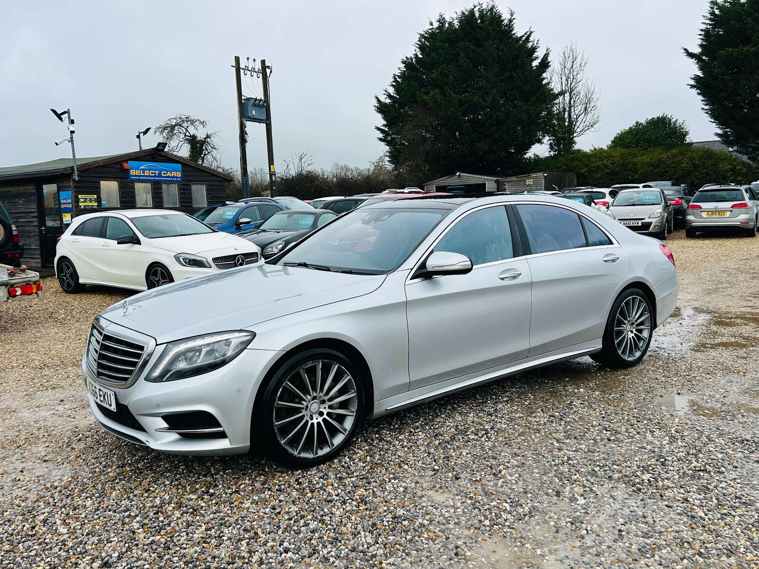 A 2016 MERCEDES-BENZ S CLASS 4.7 S500L V8 AMG Line (Executive) Saloon 4dr Petrol G-Tronic+ Euro 6 (s/s) (455 ps) A 2016 MERCEDES-BENZ S CLASS 4.7 S500L V8 AMG Line (Executive) Saloon 4dr Petrol G-Tronic+ Euro 6 (s/s) (455 ps)