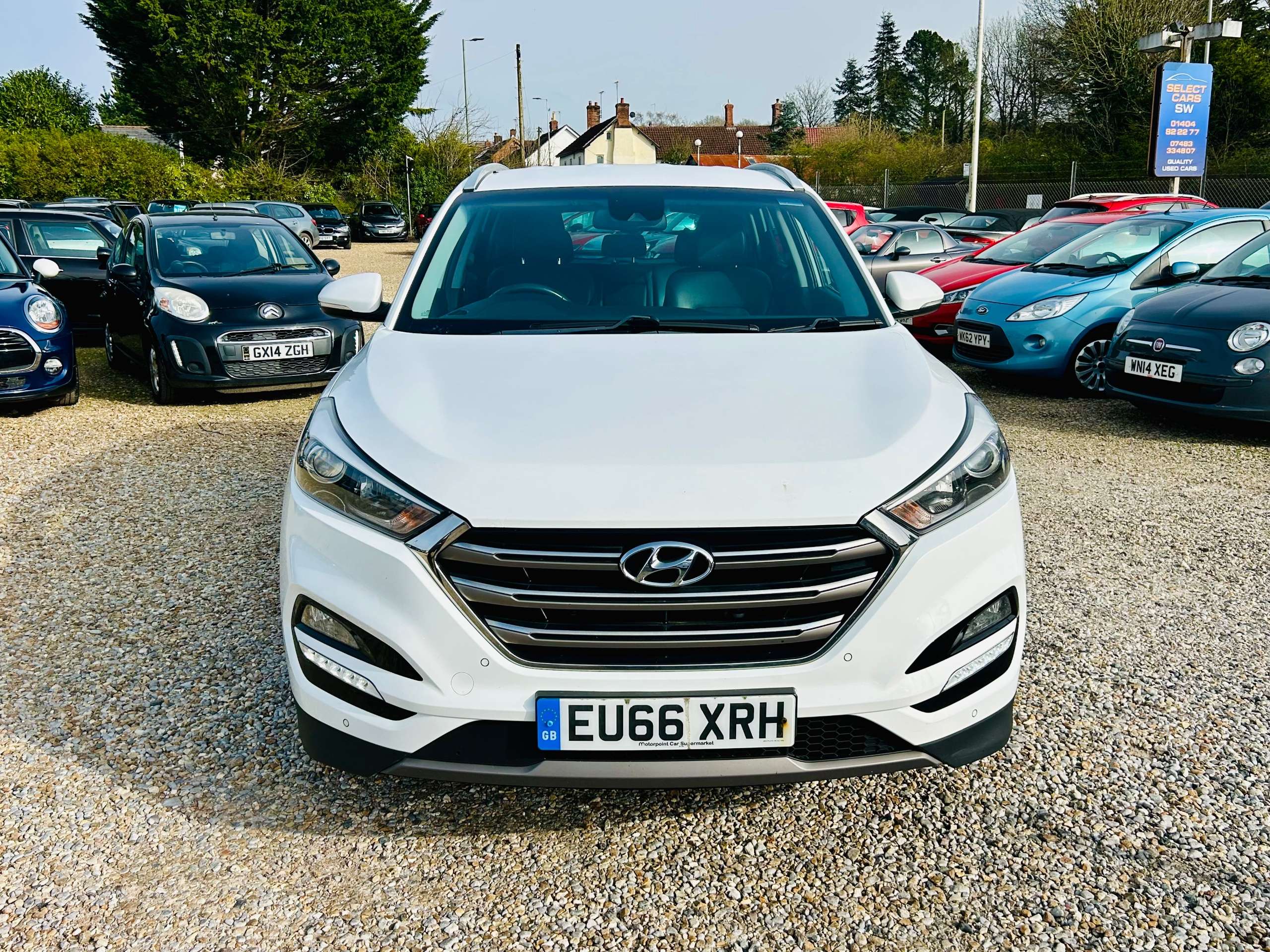 A 2016 HYUNDAI TUCSON 2.0 CRDi Blue Drive Premium SUV 5dr Diesel Manual Euro 6 (s/s) (136 ps) A 2016 HYUNDAI TUCSON 2.0 CRDi Blue Drive Premium SUV 5dr Diesel Manual Euro 6 (s/s) (136 ps)