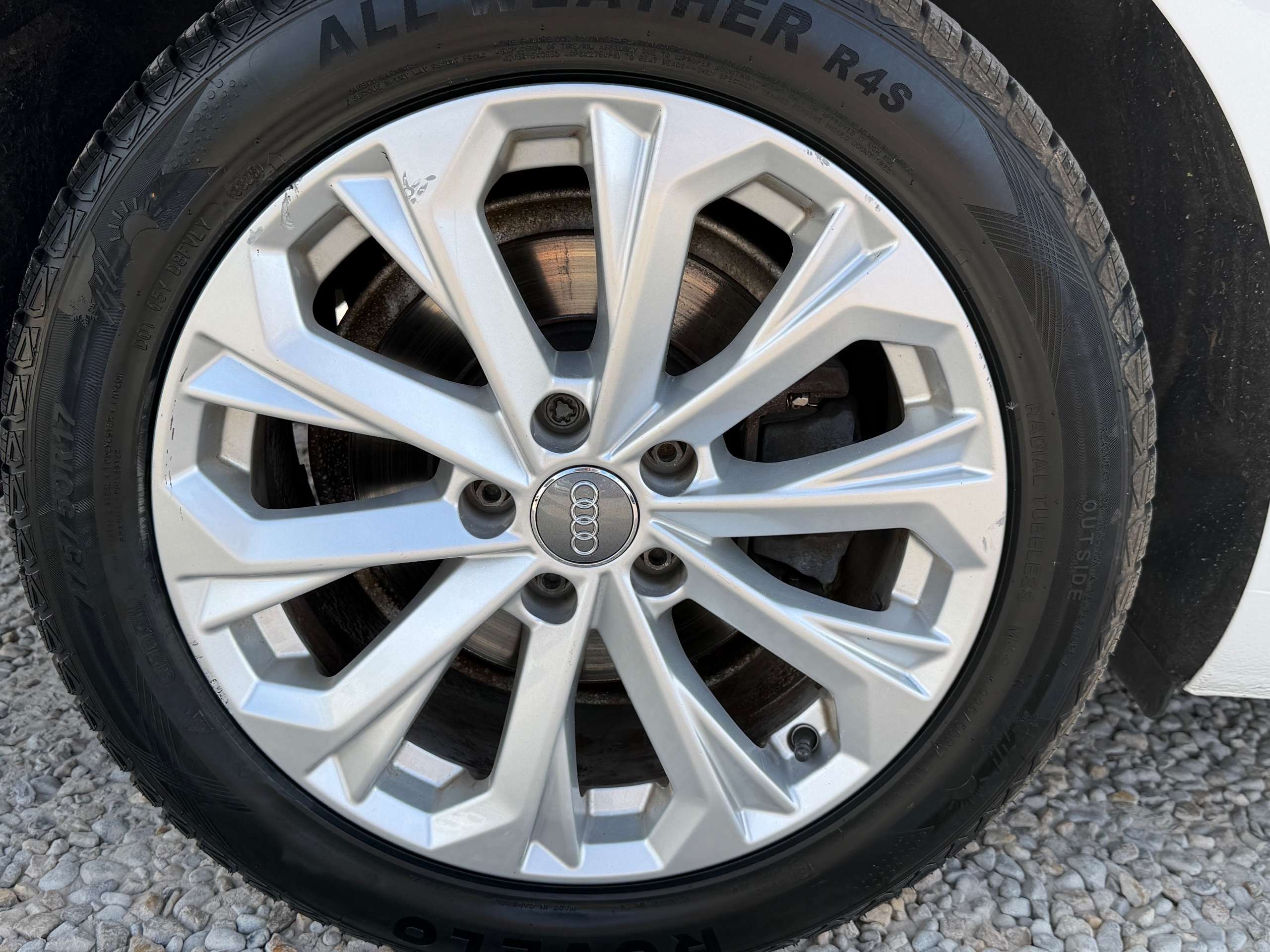 A 2020 AUDI A4 2.0 TDI 30 Technik Saloon 4dr Diesel S Tronic Euro 6 (s/s) (136 ps) A 2020 AUDI A4 2.0 TDI 30 Technik Saloon 4dr Diesel S Tronic Euro 6 (s/s) (136 ps)