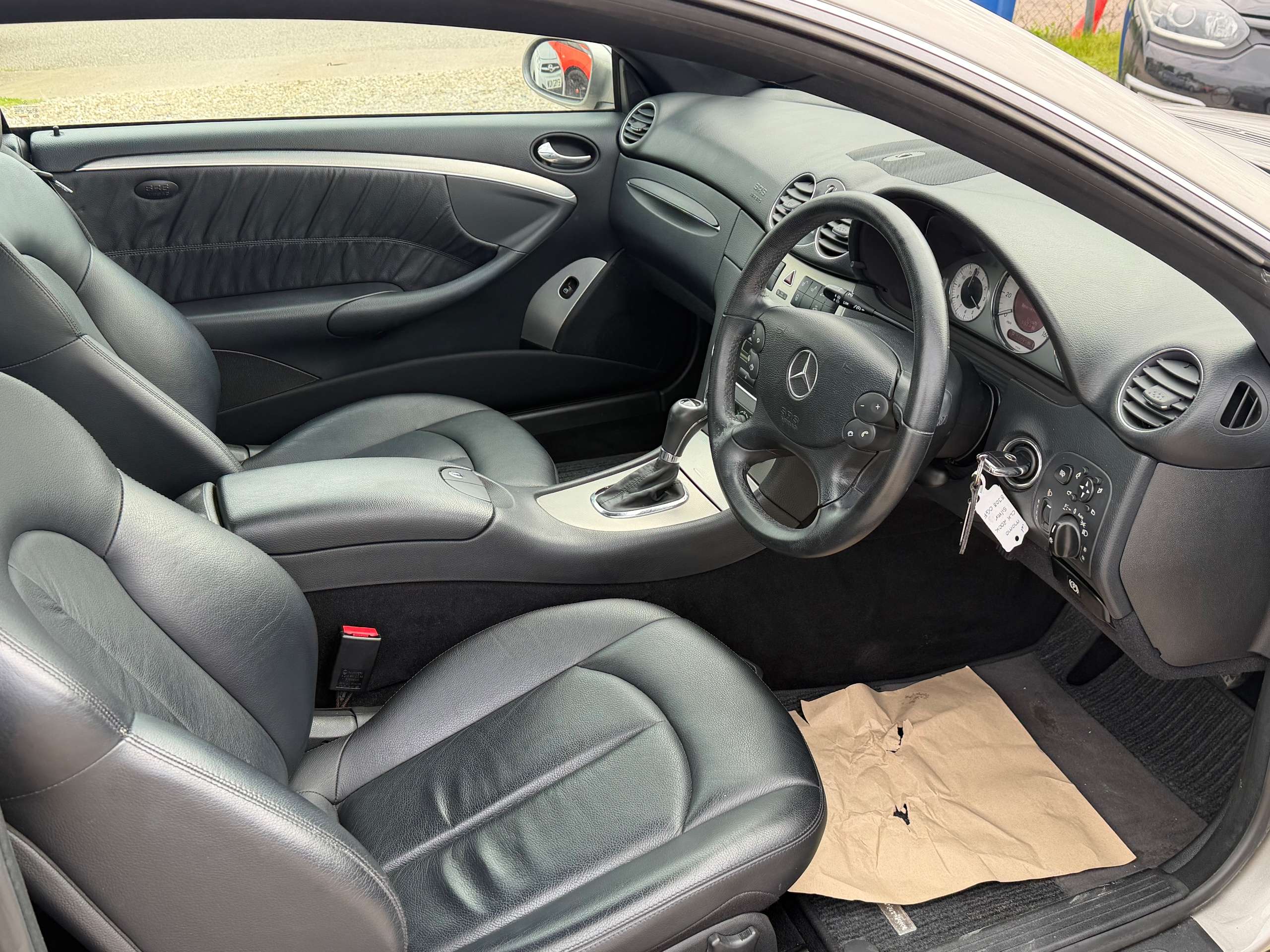 A 2008 MERCEDES-BENZ CLK 1.8 CLK200 Kompressor Avantgarde Coupe 2dr Petrol Automatic (200 g/km, 184 bhp) A 2008 MERCEDES-BENZ CLK 1.8 CLK200 Kompressor Avantgarde Coupe 2dr Petrol Automatic (200 g/km, 184 bhp)