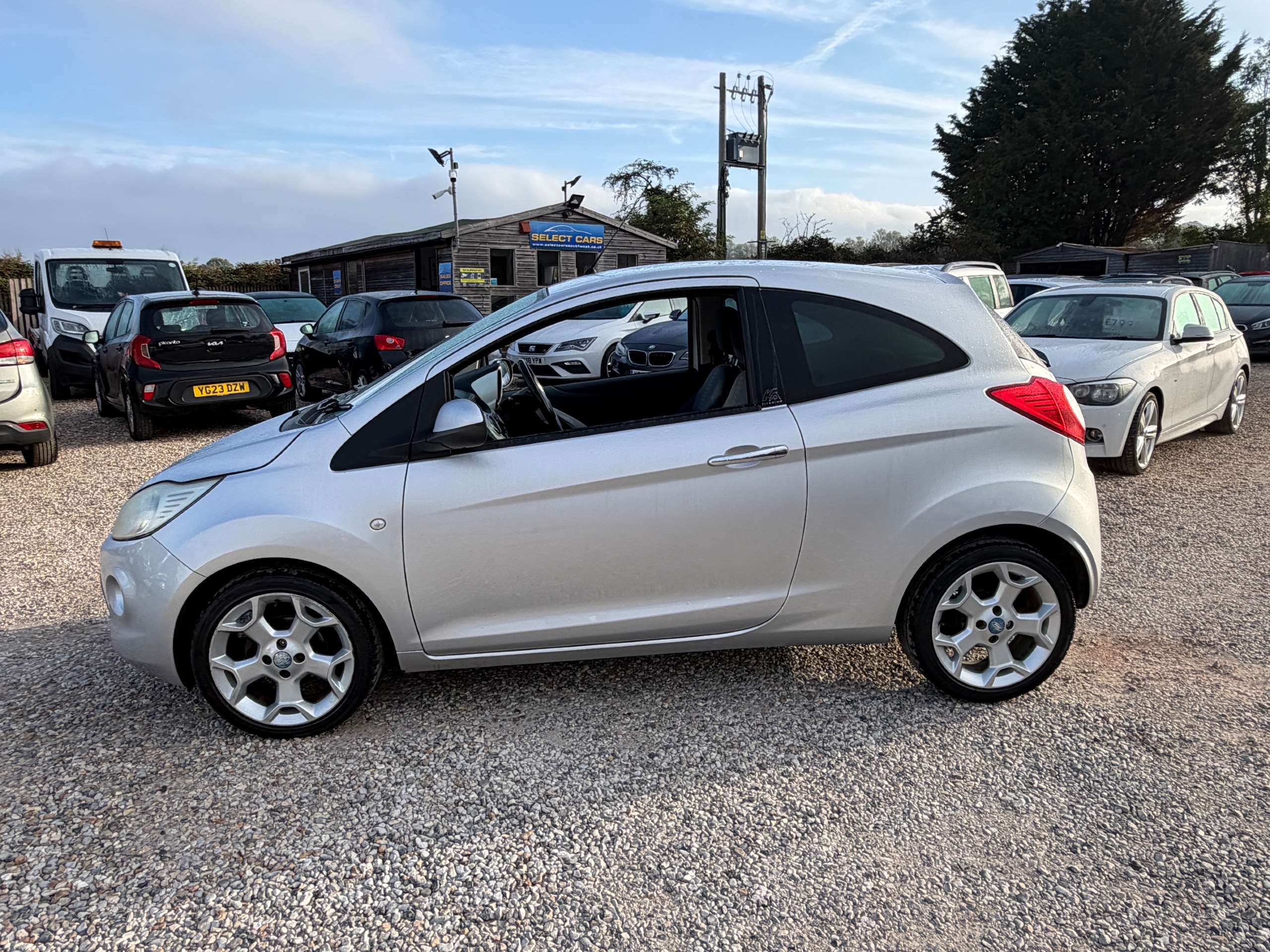 2011 FORD KA 2011 FORD KA