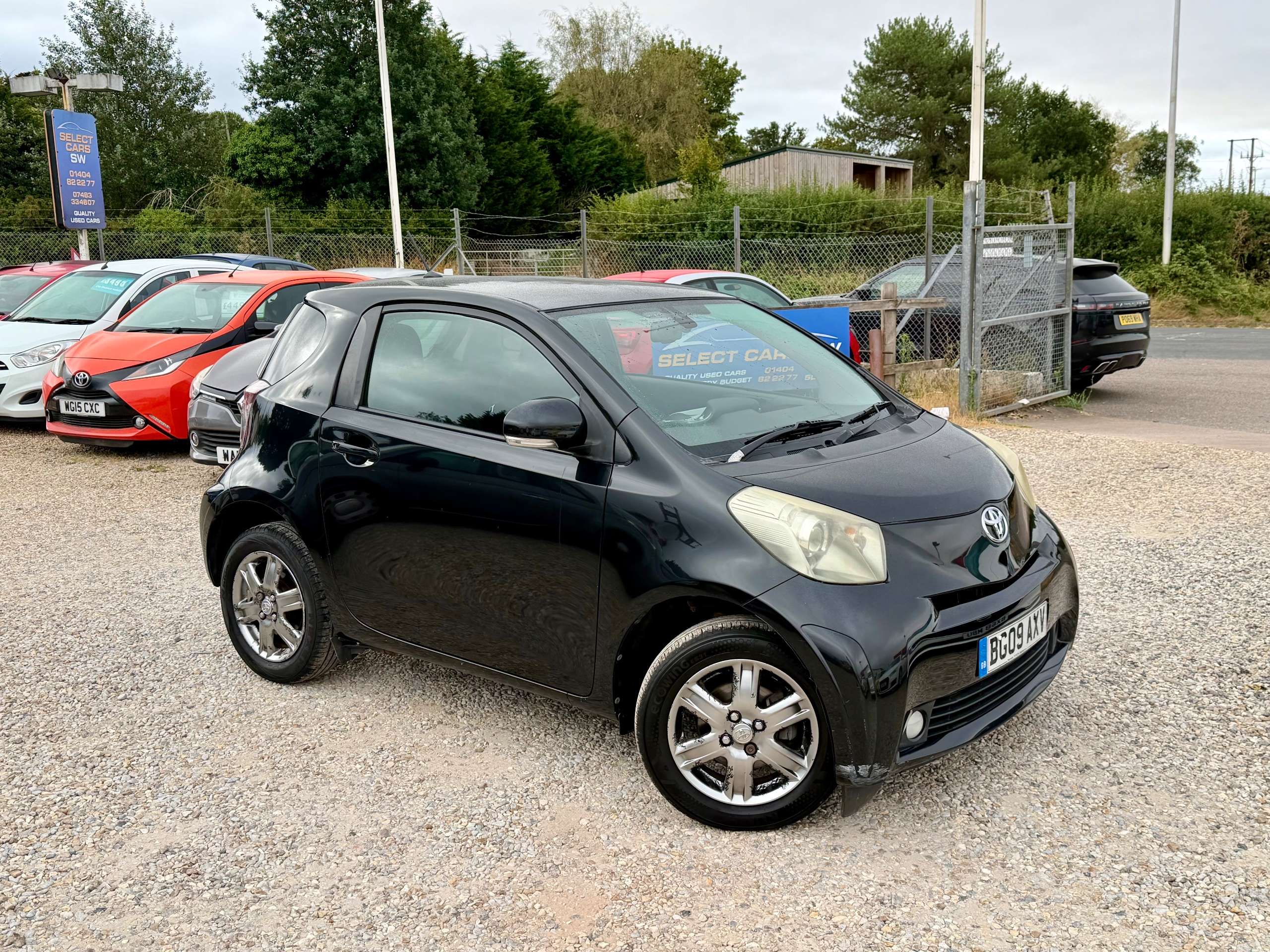 A 2009 TOYOTA IQ 1.0 VVT-i 2 Hatchback 3dr Petrol Manual Euro 4 (68 bhp) A 2009 TOYOTA IQ 1.0 VVT-i 2 Hatchback 3dr Petrol Manual Euro 4 (68 bhp)