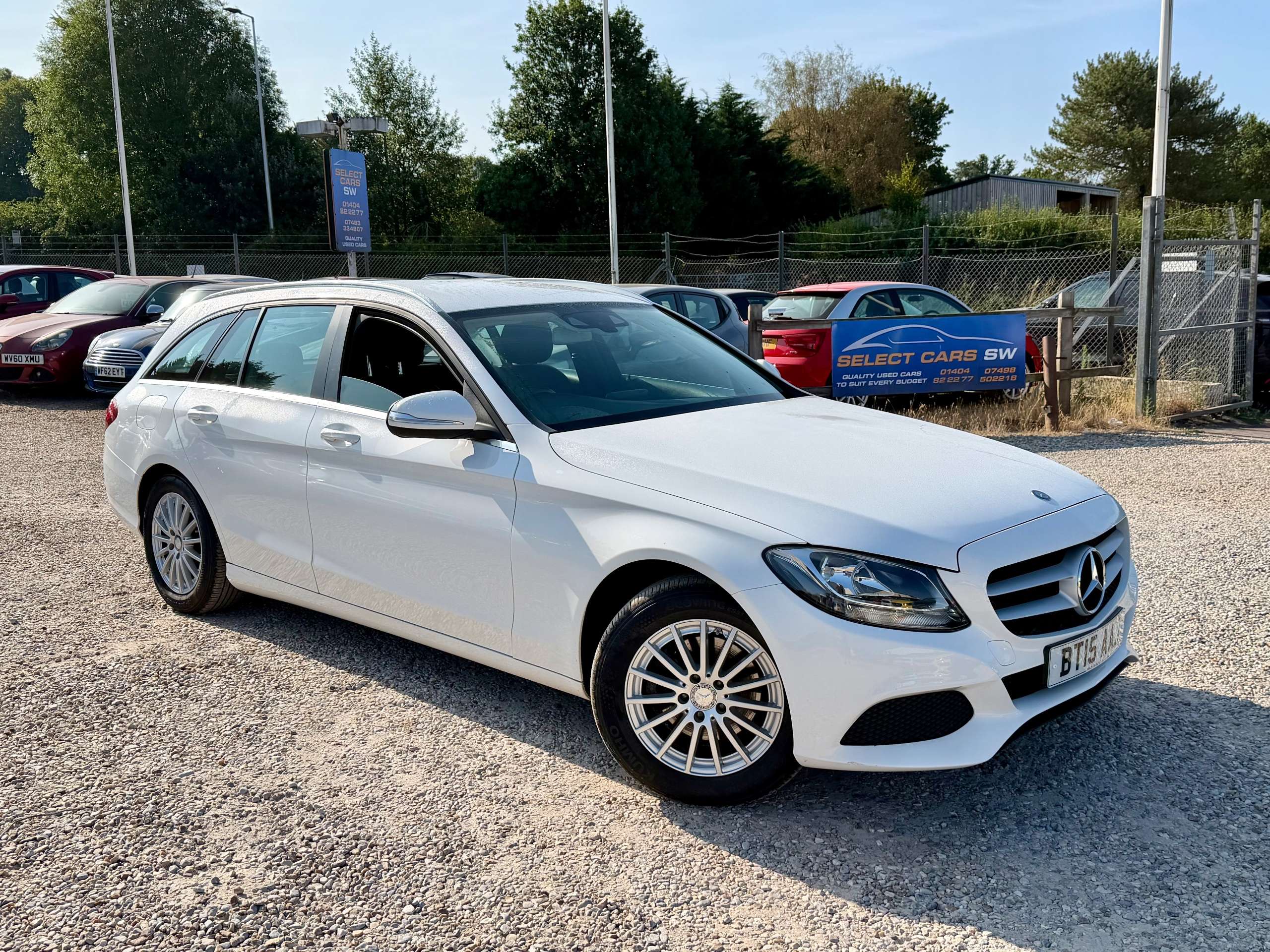 A 2015 MERCEDES-BENZ C CLASS 2.1 C220 BlueTEC SE Estate 5dr Diesel Manual Euro 6 (s/s) (170 ps) A 2015 MERCEDES-BENZ C CLASS 2.1 C220 BlueTEC SE Estate 5dr Diesel Manual Euro 6 (s/s) (170 ps)