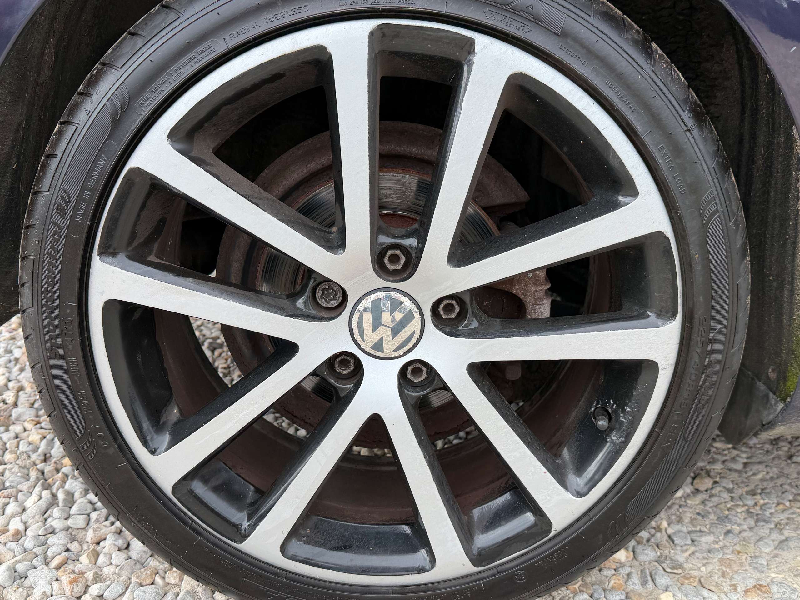 A 2012 VOLKSWAGEN GOLF 2.0 TDI BlueMotion Tech GT Cabriolet 2dr Diesel Manual Euro 5 (s/s) (140 ps) A 2012 VOLKSWAGEN GOLF 2.0 TDI BlueMotion Tech GT Cabriolet 2dr Diesel Manual Euro 5 (s/s) (140 ps)