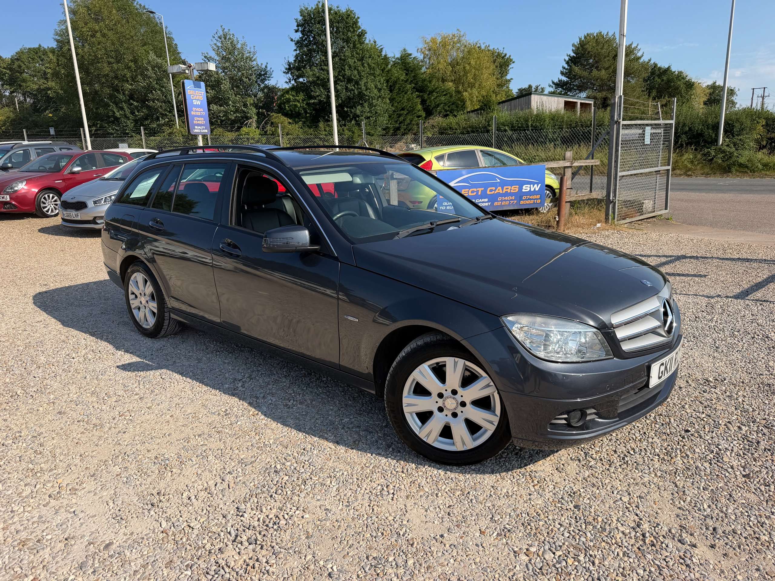 A 2011 MERCEDES-BENZ C CLASS 2.1 C220 CDI BlueEfficiency Executive SE Estate 5dr Diesel Auto Euro 5 (170 ps) A 2011 MERCEDES-BENZ C CLASS 2.1 C220 CDI BlueEfficiency Executive SE Estate 5dr Diesel Auto Euro 5 (170 ps)