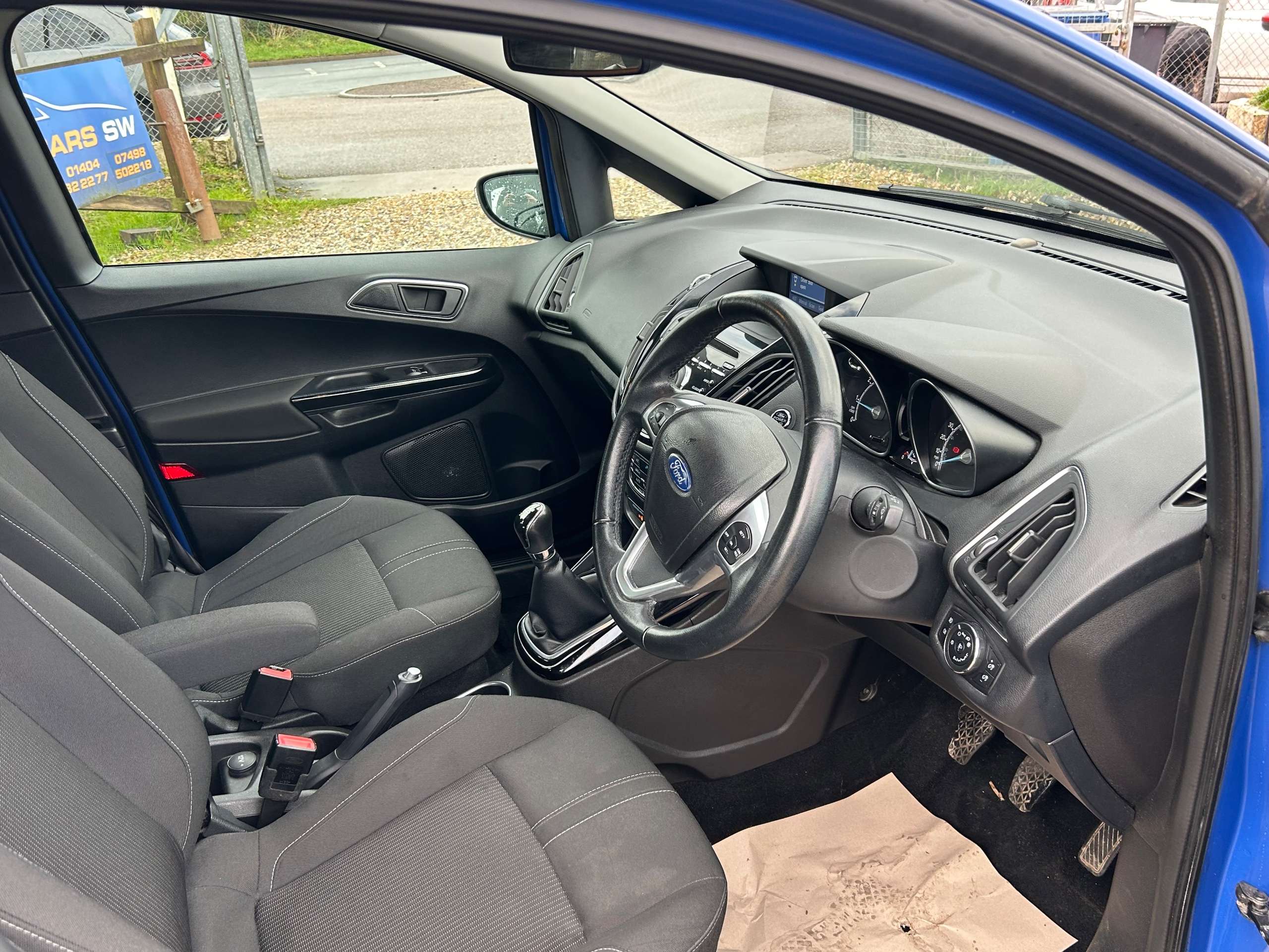 A 2013 FORD B-MAX 1.0T EcoBoost Titanium MPV 5dr Petrol Manual Euro 5 (100 ps) A 2013 FORD B-MAX 1.0T EcoBoost Titanium MPV 5dr Petrol Manual Euro 5 (100 ps)