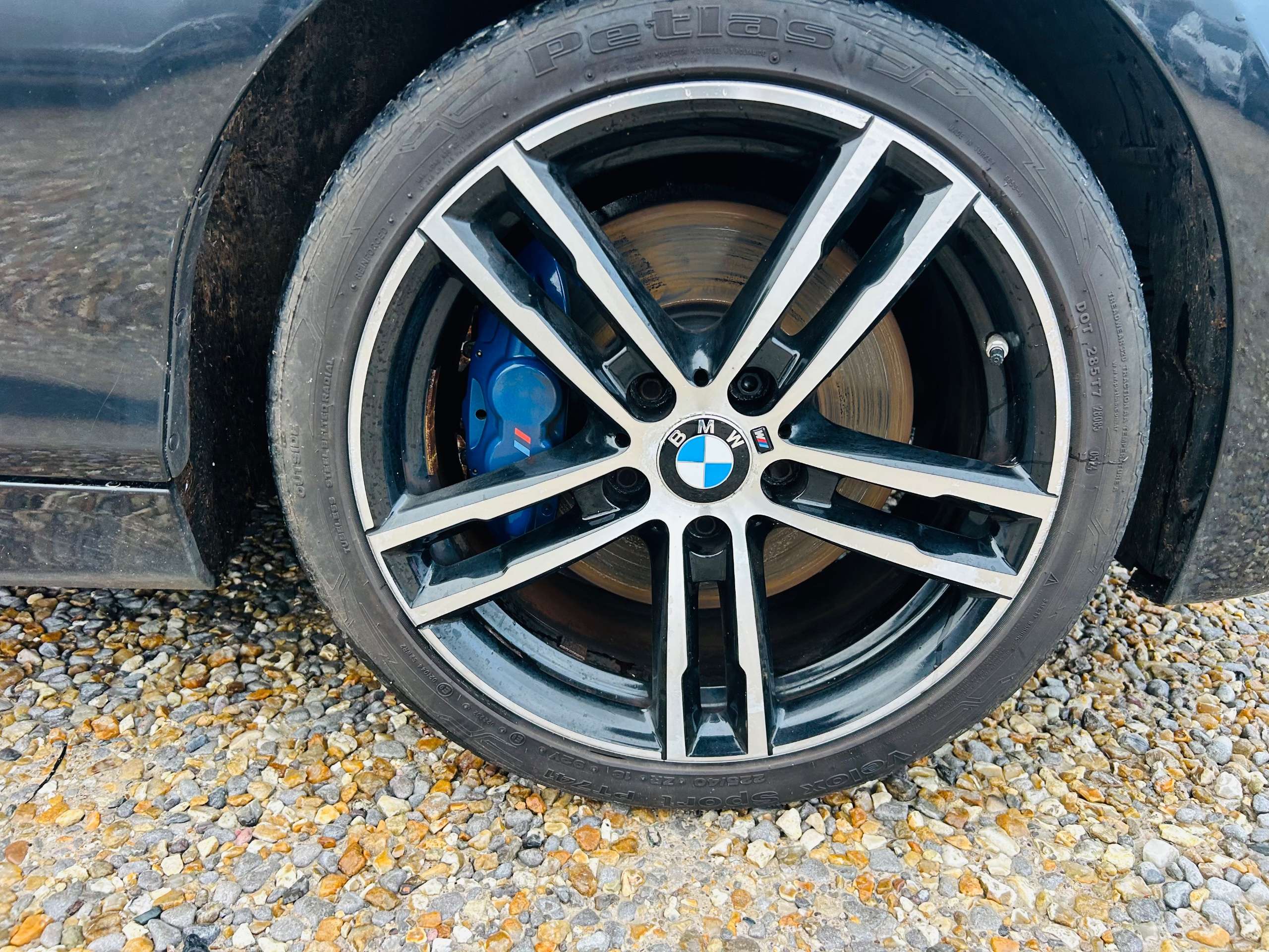 A 2019 BMW 1 SERIES 1.5 118i GPF M Sport Shadow Edition Hatchback 5dr Petrol Manual Euro 6 (s/s) (136 ps) A 2019 BMW 1 SERIES 1.5 118i GPF M Sport Shadow Edition Hatchback 5dr Petrol Manual Euro 6 (s/s) (136 ps)