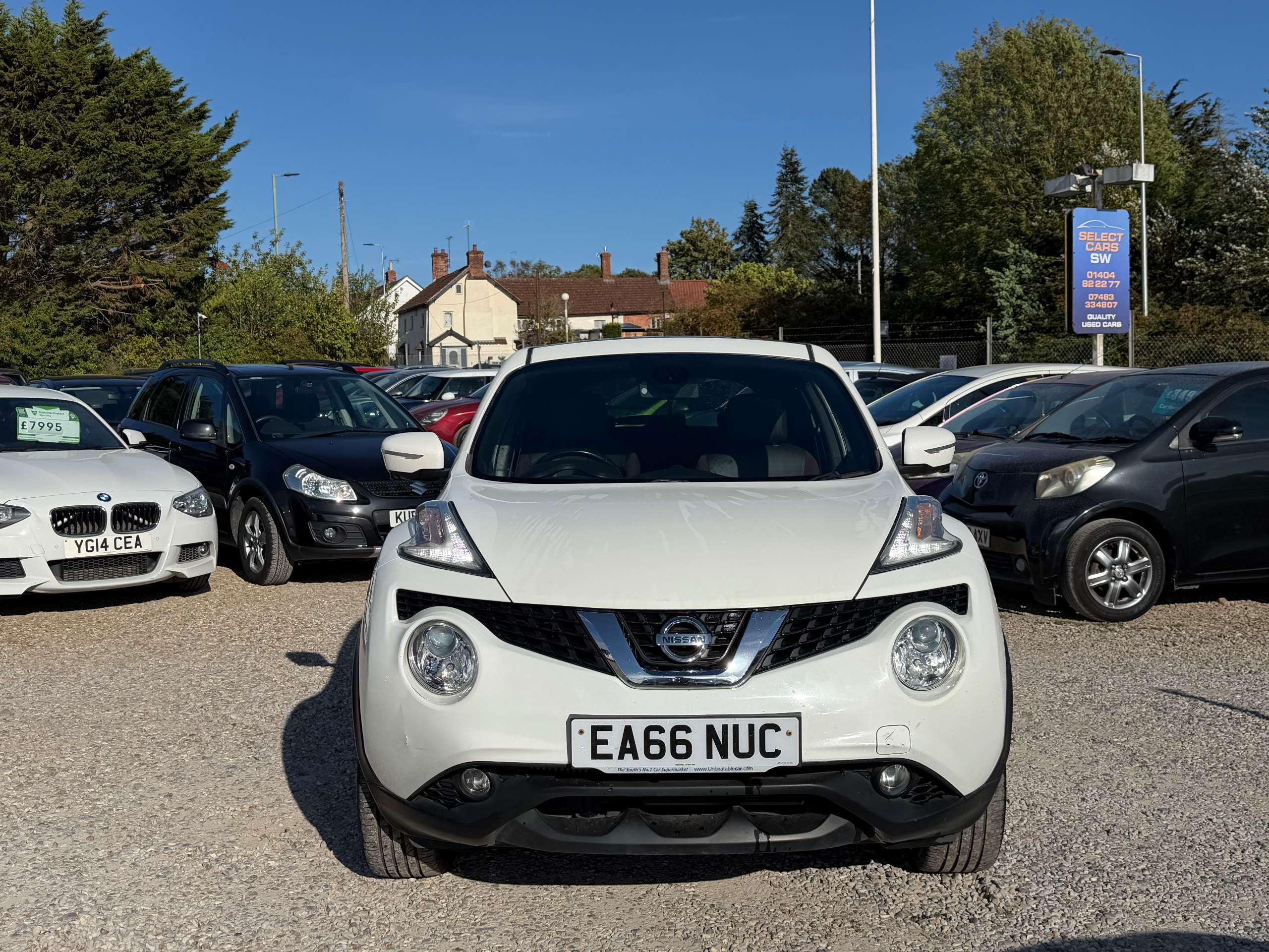 A 2017 NISSAN JUKE 1.5 dCi N-Connecta SUV 5dr Diesel Manual Euro 6 (s/s) (110 ps) A 2017 NISSAN JUKE 1.5 dCi N-Connecta SUV 5dr Diesel Manual Euro 6 (s/s) (110 ps)