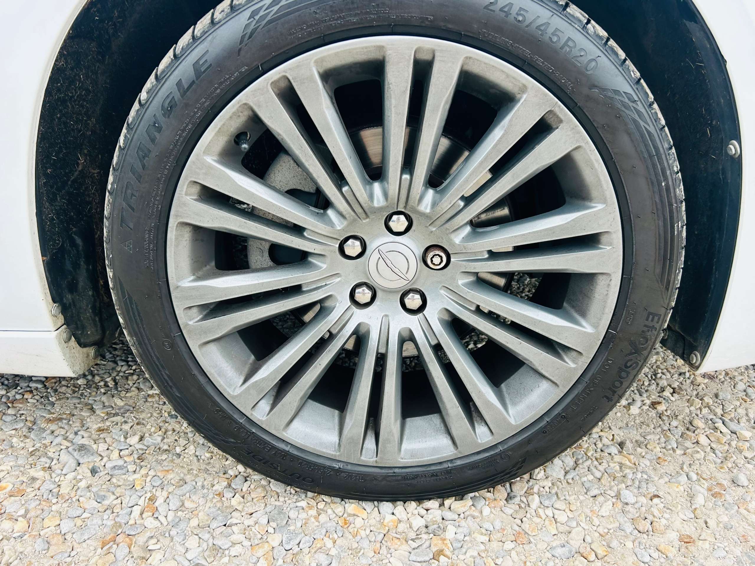 A 2012 CHRYSLER 300C 3.0 CRD V6 Executive Saloon 4dr Diesel Auto Euro 5 (236 bhp) A 2012 CHRYSLER 300C 3.0 CRD V6 Executive Saloon 4dr Diesel Auto Euro 5 (236 bhp)