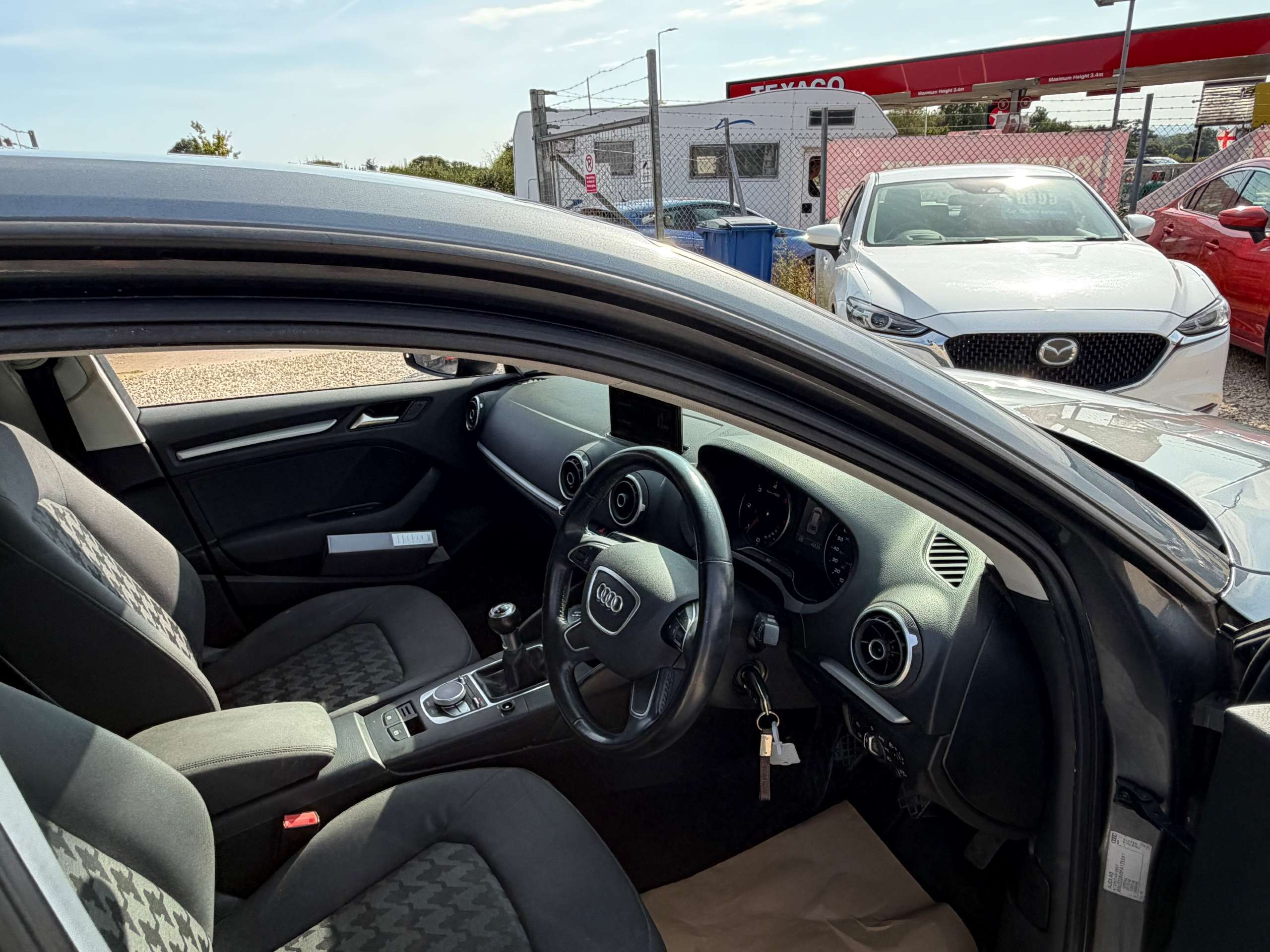 A 2015 AUDI A3 2.0 TDI SE Technik Sportback 5dr Diesel Manual Euro 6 (s/s) (150 ps) A 2015 AUDI A3 2.0 TDI SE Technik Sportback 5dr Diesel Manual Euro 6 (s/s) (150 ps)