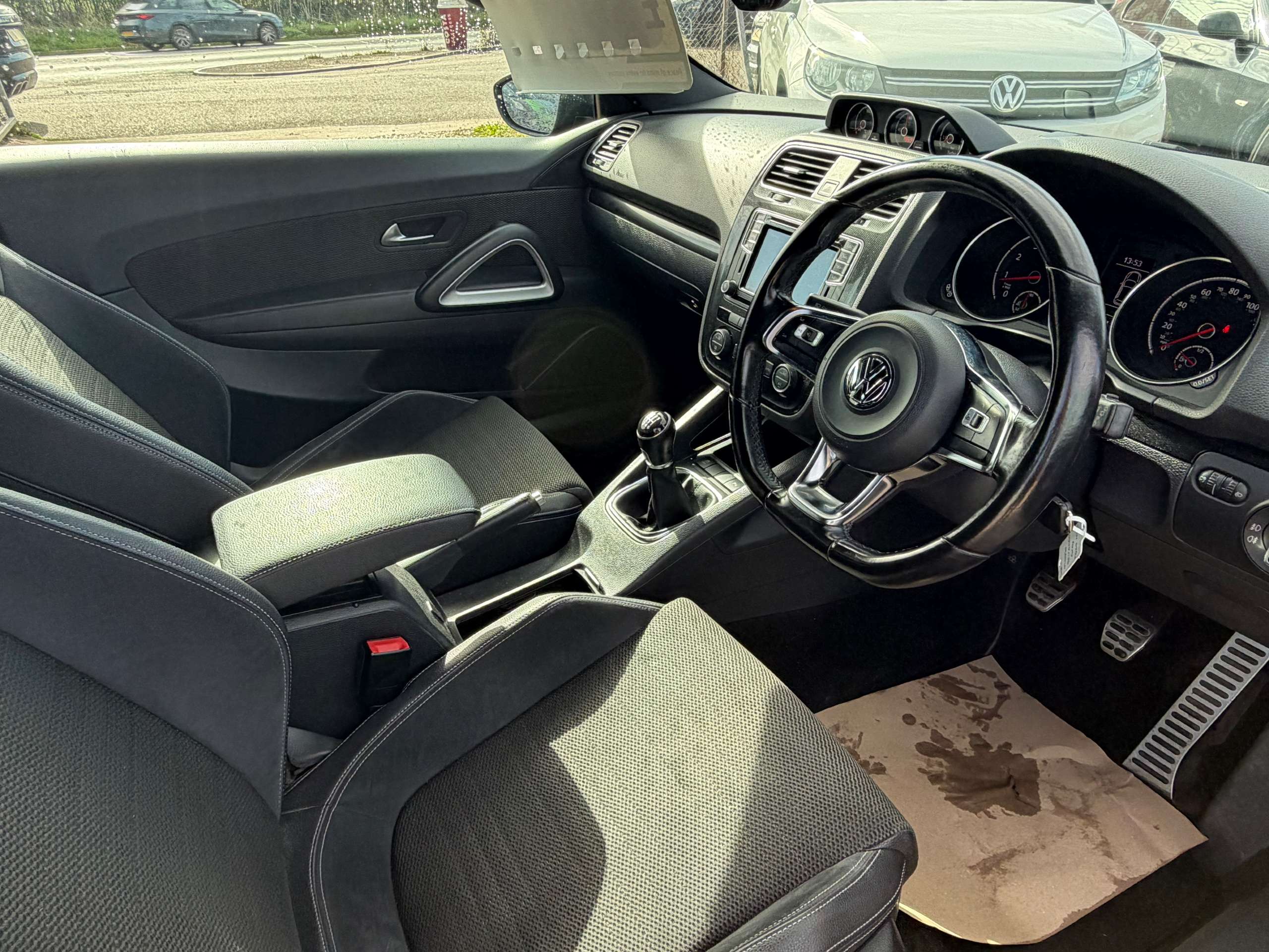 A 2015 VOLKSWAGEN SCIROCCO 1.4 TSI BlueMotion Tech GT Hatchback 3dr Petrol Manual Euro 6 (s/s) (125 ps) A 2015 VOLKSWAGEN SCIROCCO 1.4 TSI BlueMotion Tech GT Hatchback 3dr Petrol Manual Euro 6 (s/s) (125 ps)