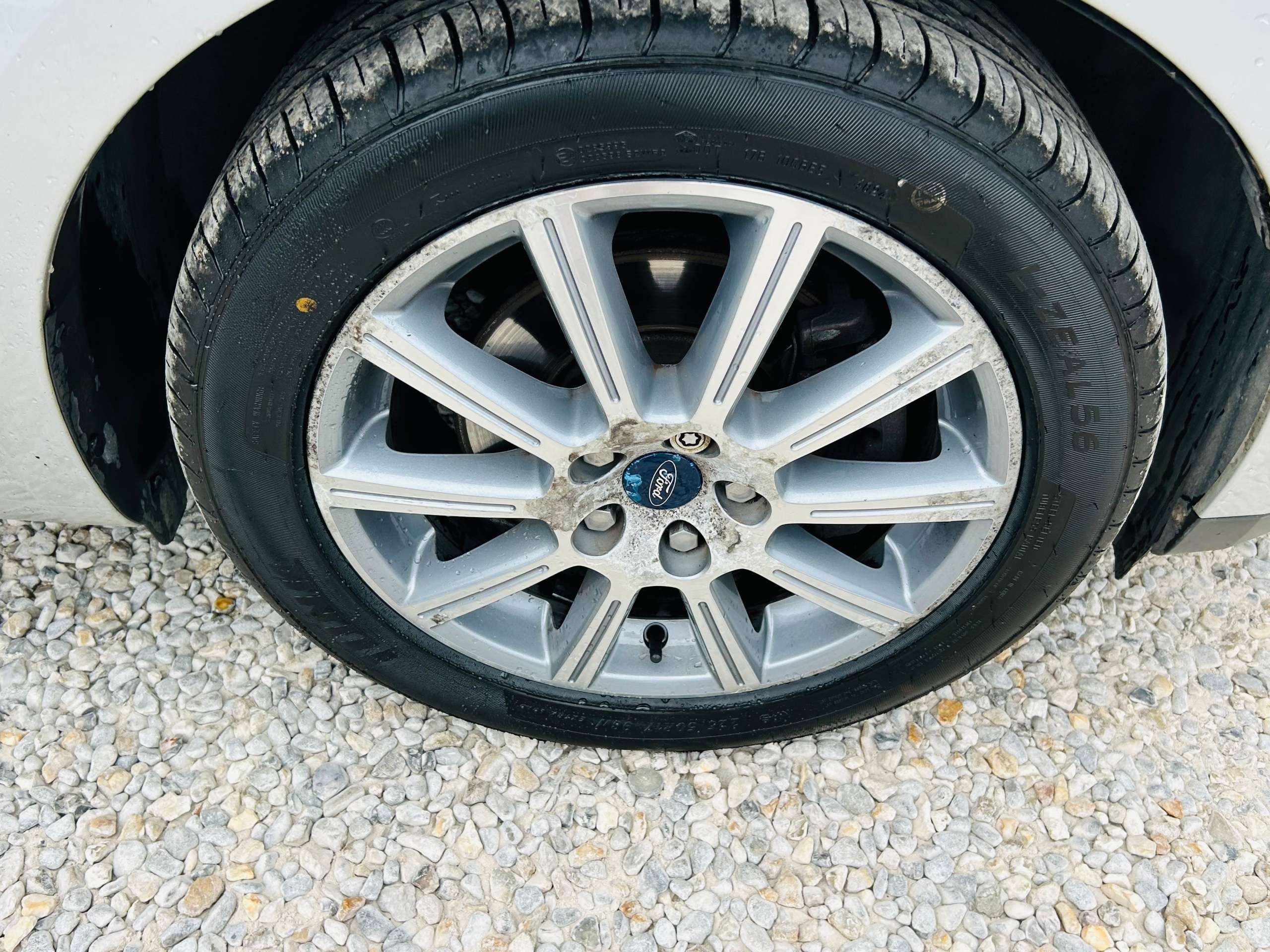 A 2010 FORD GALAXY 2.0 TDCi Ghia MPV 5dr Diesel Manual (165 g/km, 138 bhp) A 2010 FORD GALAXY 2.0 TDCi Ghia MPV 5dr Diesel Manual (165 g/km, 138 bhp)