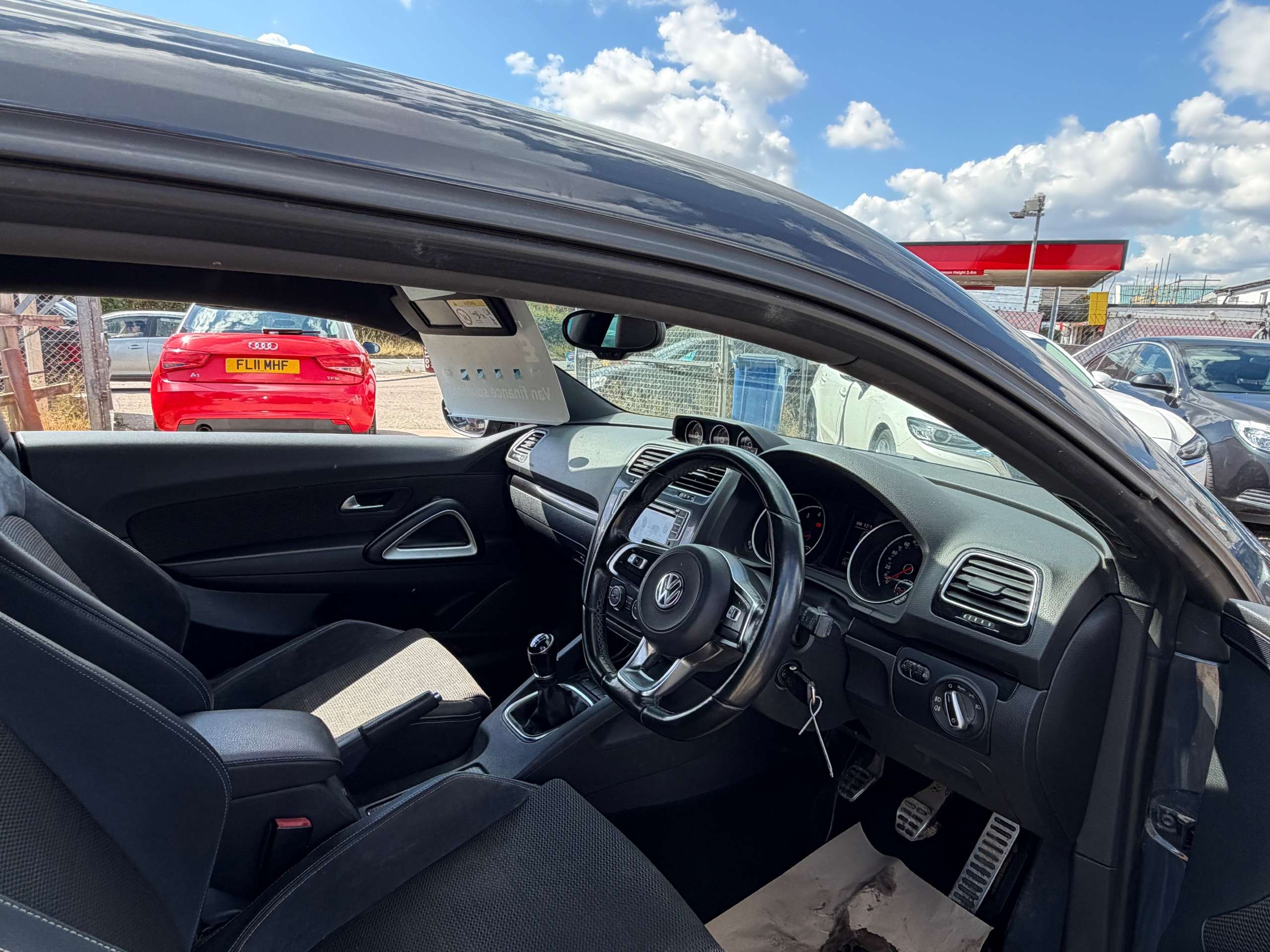 A 2017 VOLKSWAGEN SCIROCCO 2.0 TSI GT Hatchback 3dr Petrol Manual Euro 6 (s/s) (180 ps) A 2017 VOLKSWAGEN SCIROCCO 2.0 TSI GT Hatchback 3dr Petrol Manual Euro 6 (s/s) (180 ps)