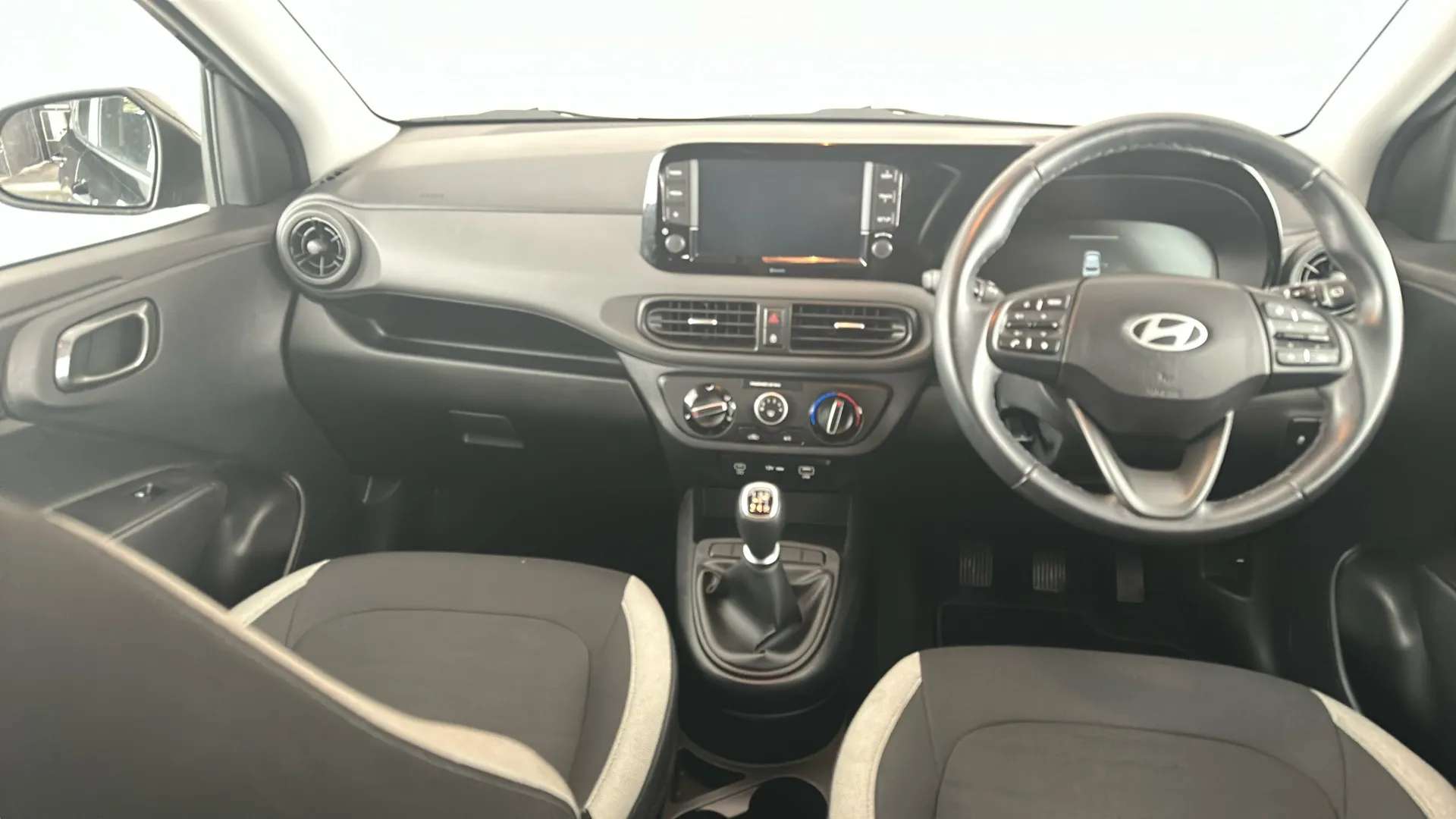 2024 HYUNDAI I10 2024 HYUNDAI I10