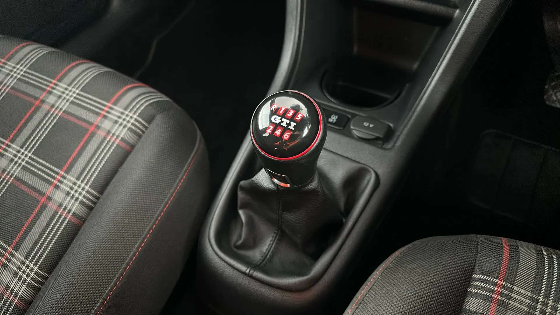 2021 VOLKSWAGEN UP 2021 VOLKSWAGEN UP