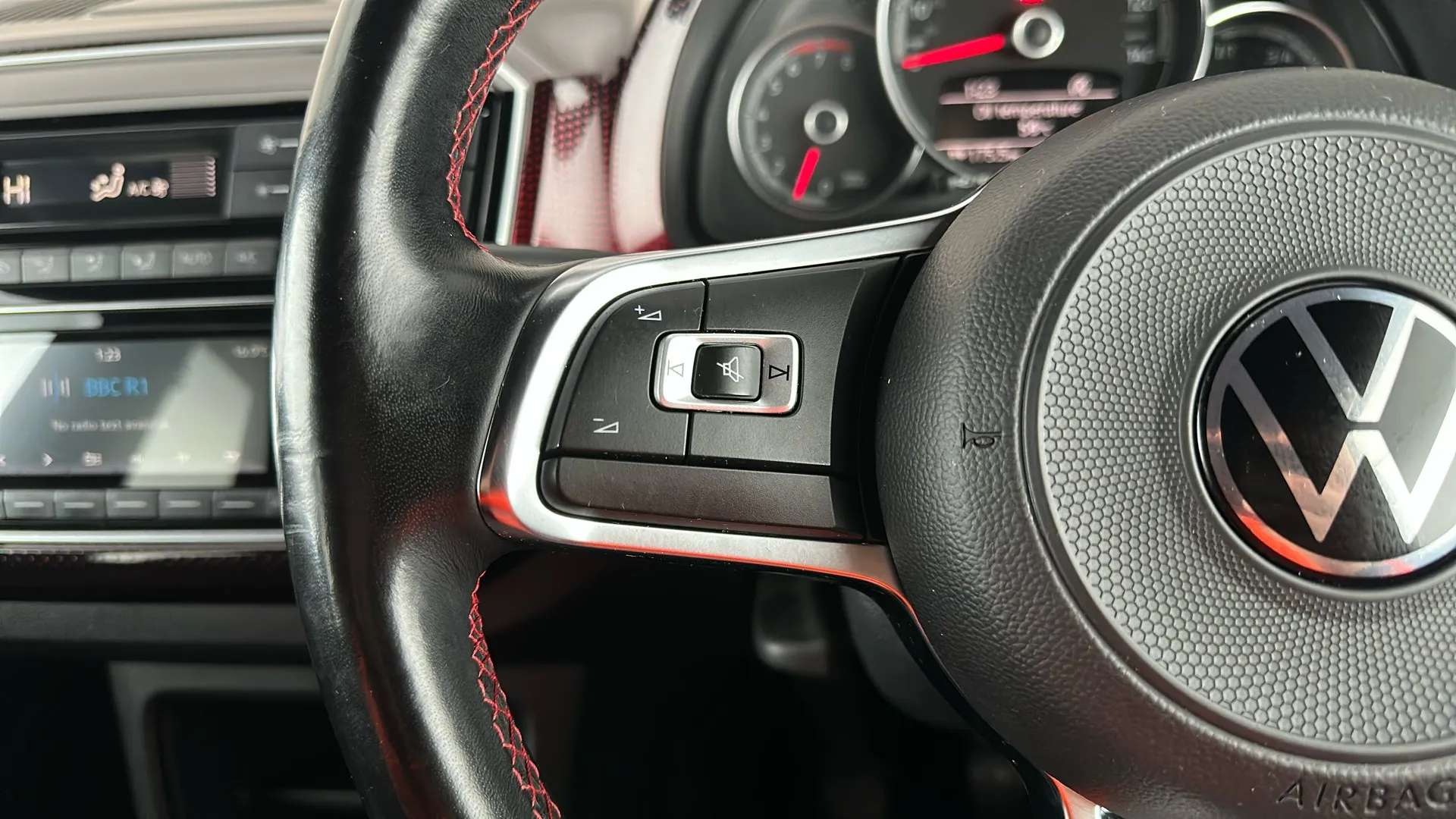 2021 VOLKSWAGEN UP 2021 VOLKSWAGEN UP
