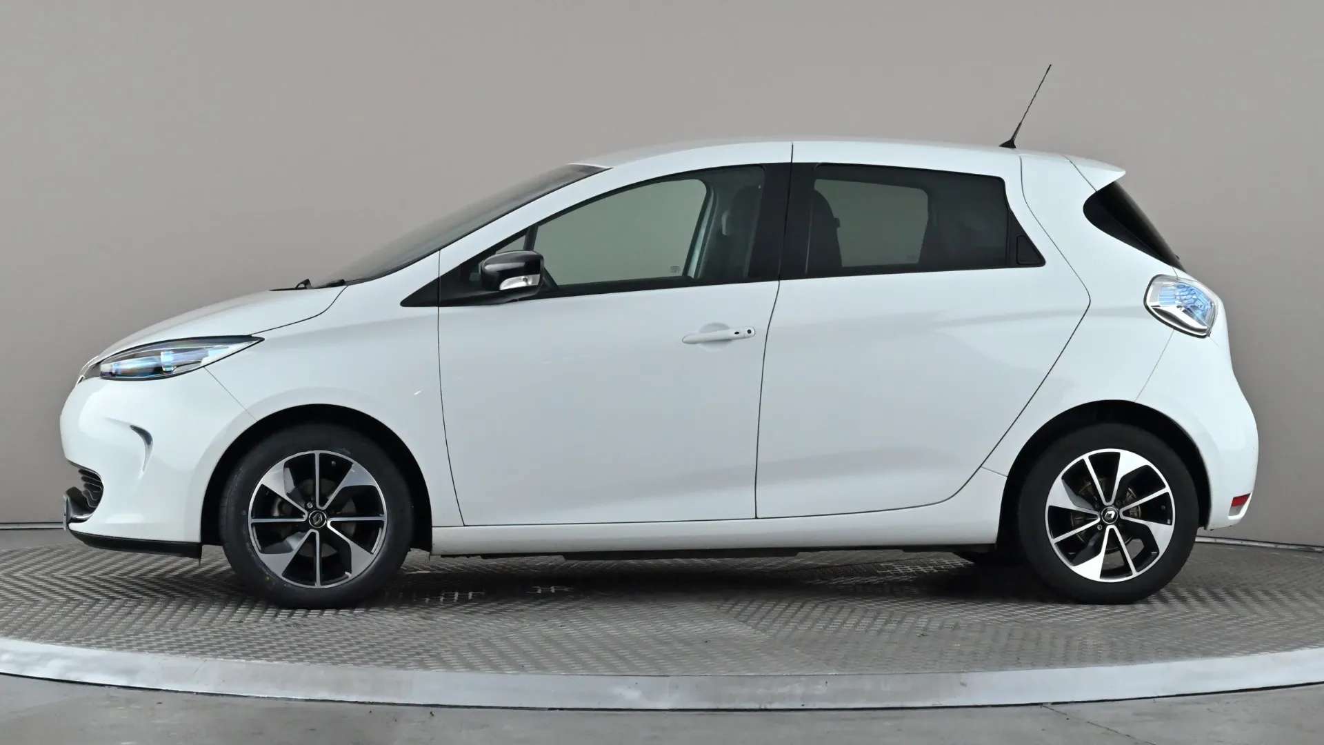 A 2019 RENAULT ZOE 80kW i Dynamique Nav R110 40kWh Auto A 2019 RENAULT ZOE 80kW i Dynamique Nav R110 40kWh Auto