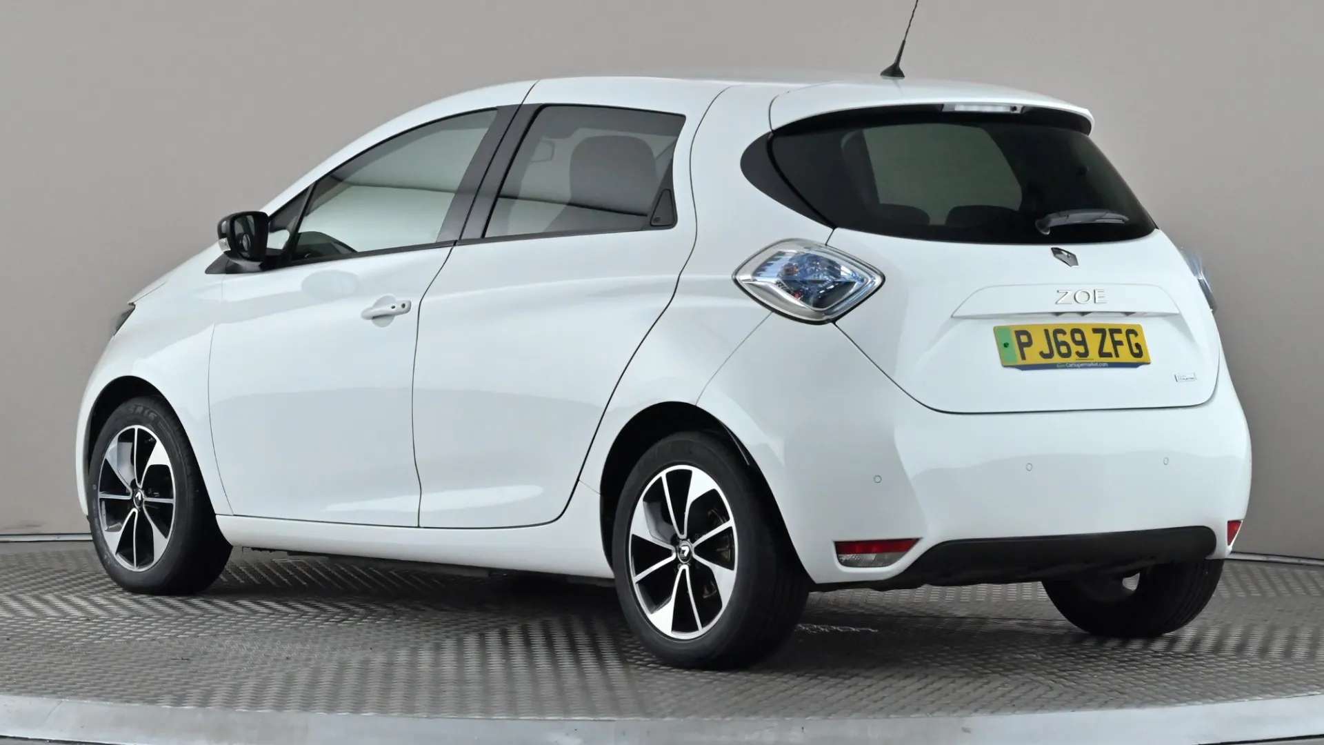 A 2019 RENAULT ZOE 80kW i Dynamique Nav R110 40kWh Auto A 2019 RENAULT ZOE 80kW i Dynamique Nav R110 40kWh Auto