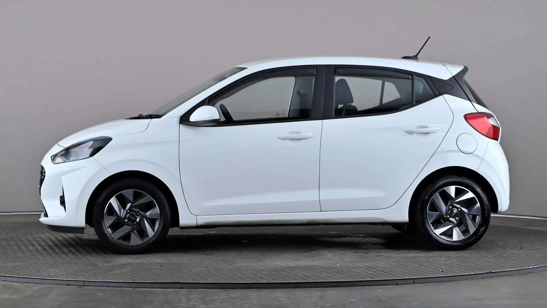 2024 HYUNDAI I10 2024 HYUNDAI I10