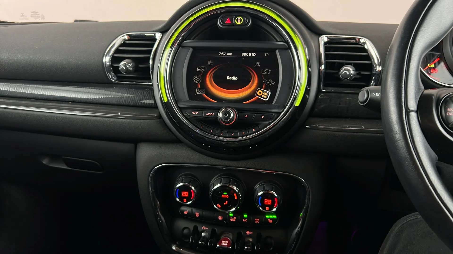 2016 MINI CLUBMAN 2016 MINI CLUBMAN