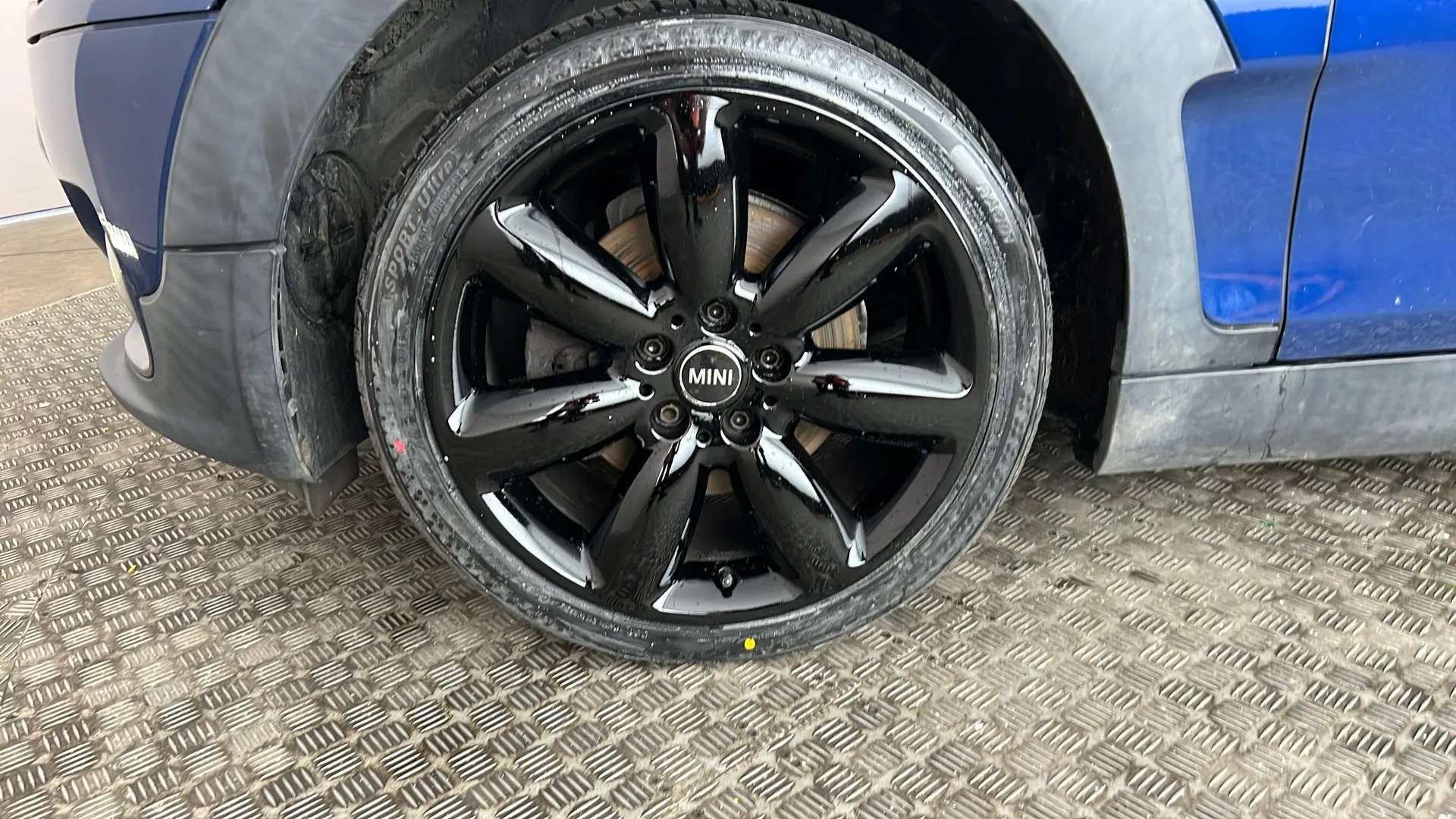 2016 MINI CLUBMAN 2016 MINI CLUBMAN