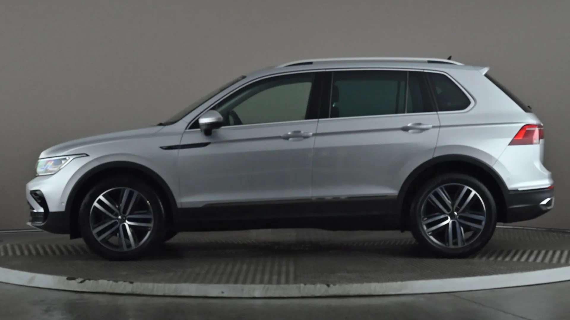 A 2020 VOLKSWAGEN TIGUAN 1.5 TSI 150 Elegance DSG A 2020 VOLKSWAGEN TIGUAN 1.5 TSI 150 Elegance DSG