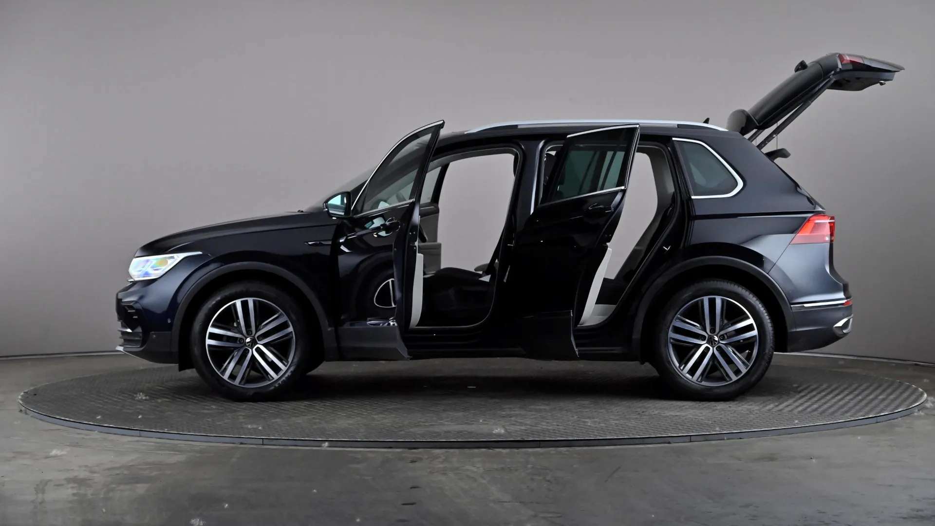 2021 VOLKSWAGEN TIGUAN 2021 VOLKSWAGEN TIGUAN