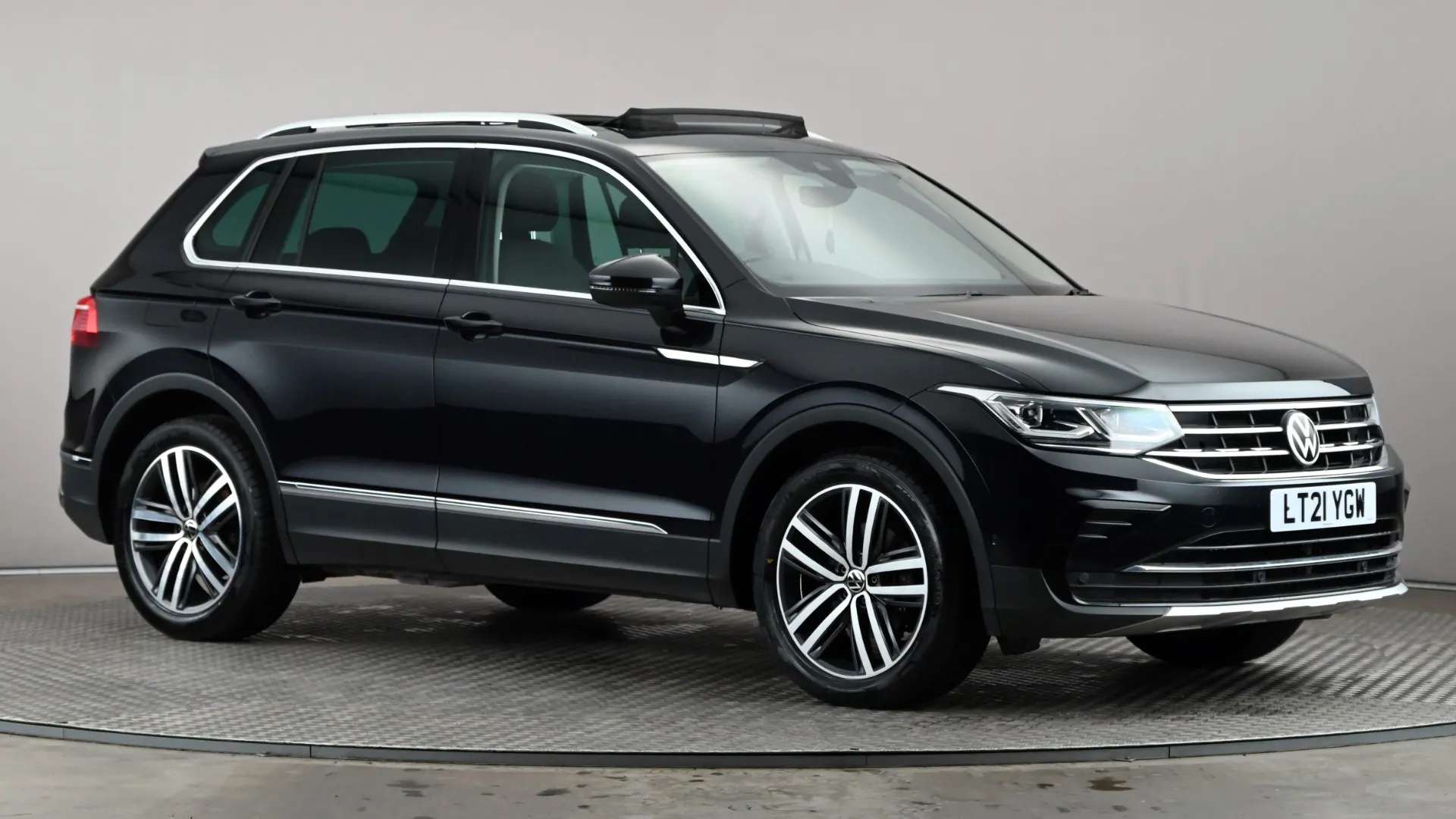 A 2021 VOLKSWAGEN TIGUAN 1.5 TSI 150 Elegance DSG A 2021 VOLKSWAGEN TIGUAN 1.5 TSI 150 Elegance DSG